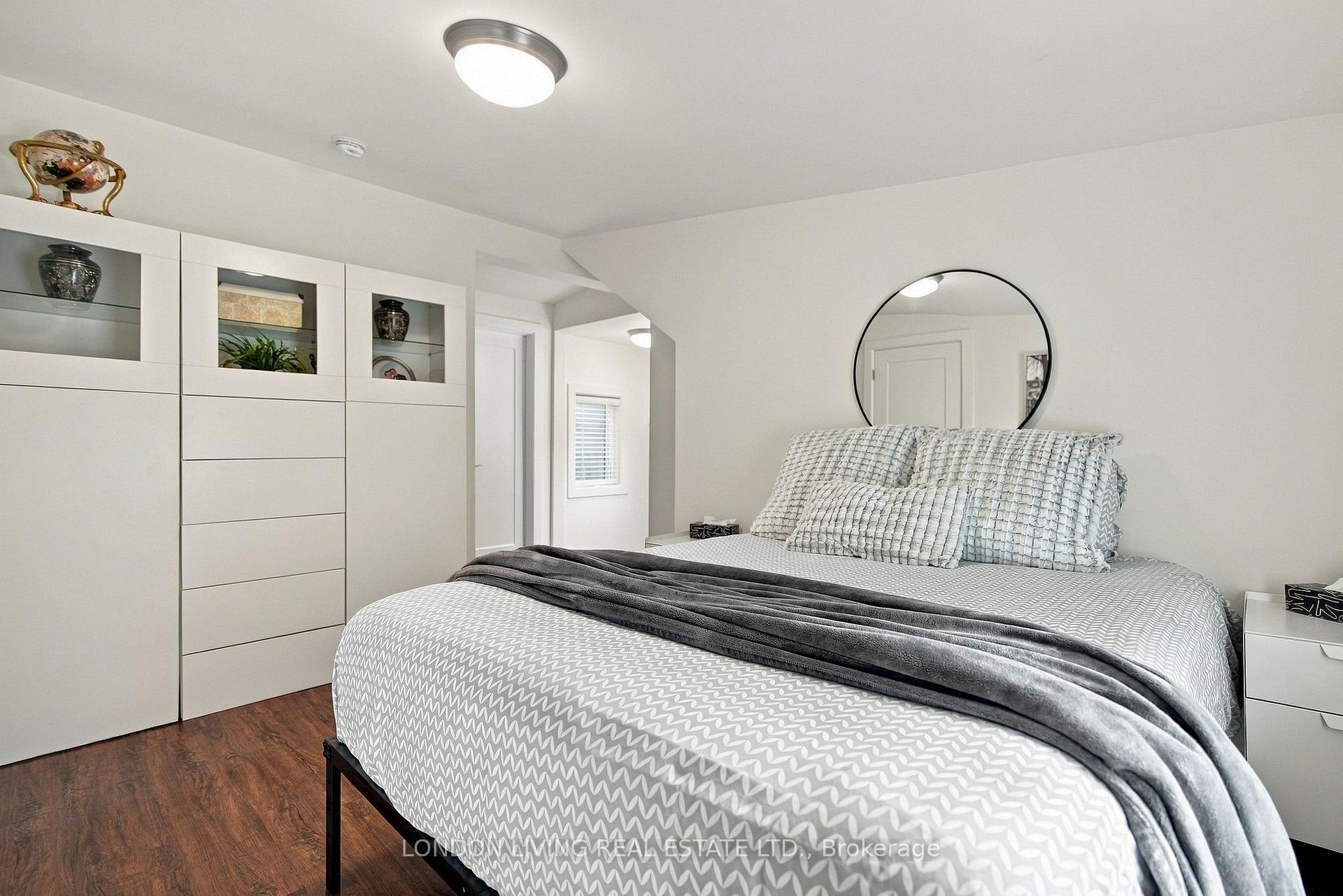 Photo 32 of 757 Nadine Avenue, London, South R — HOMEH