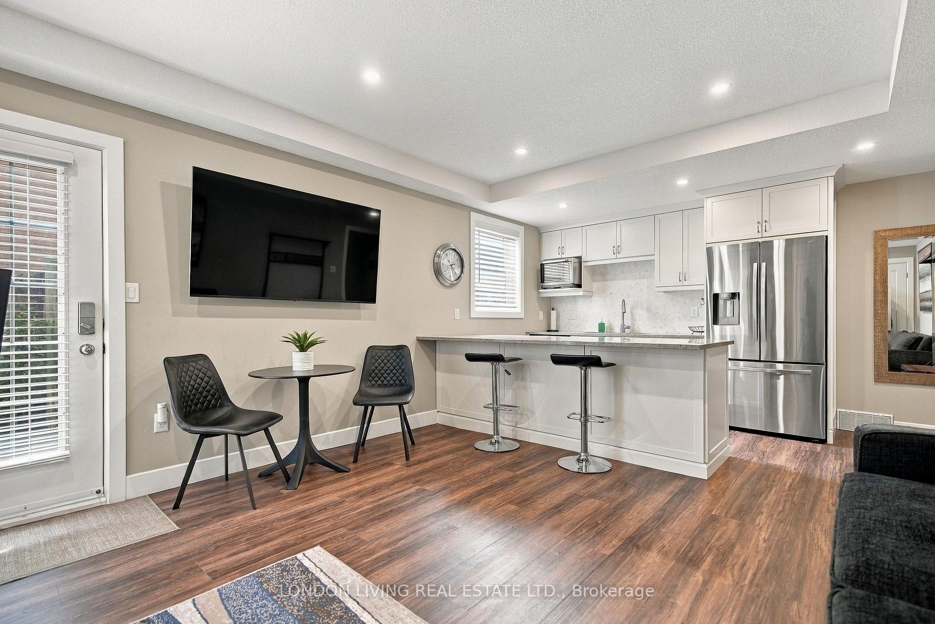 Photo 35 of 757 Nadine Avenue, London, South R — HOMEH