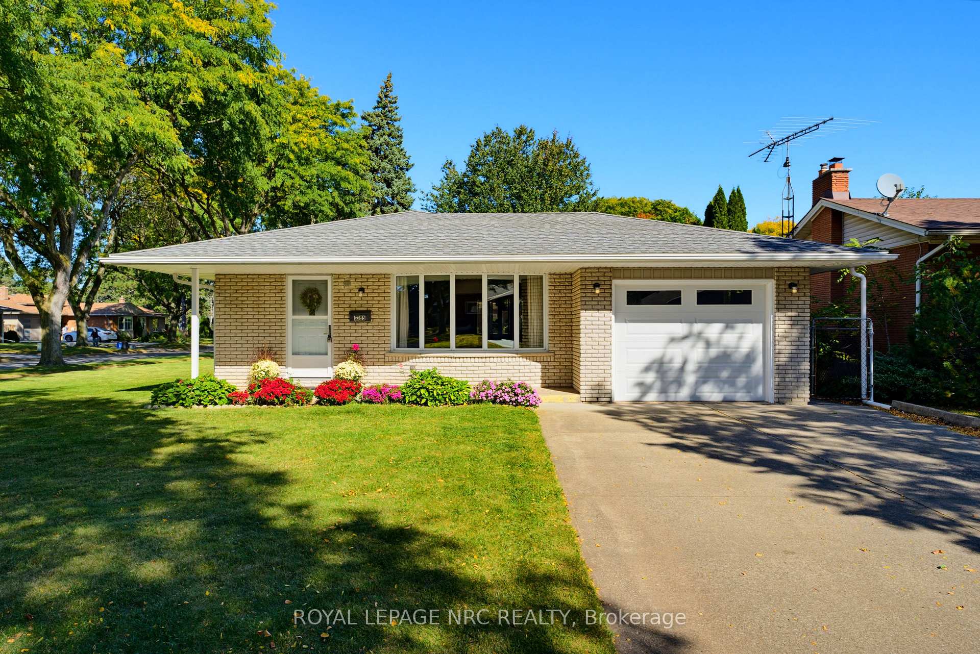Photo of 6395 Glengate Street