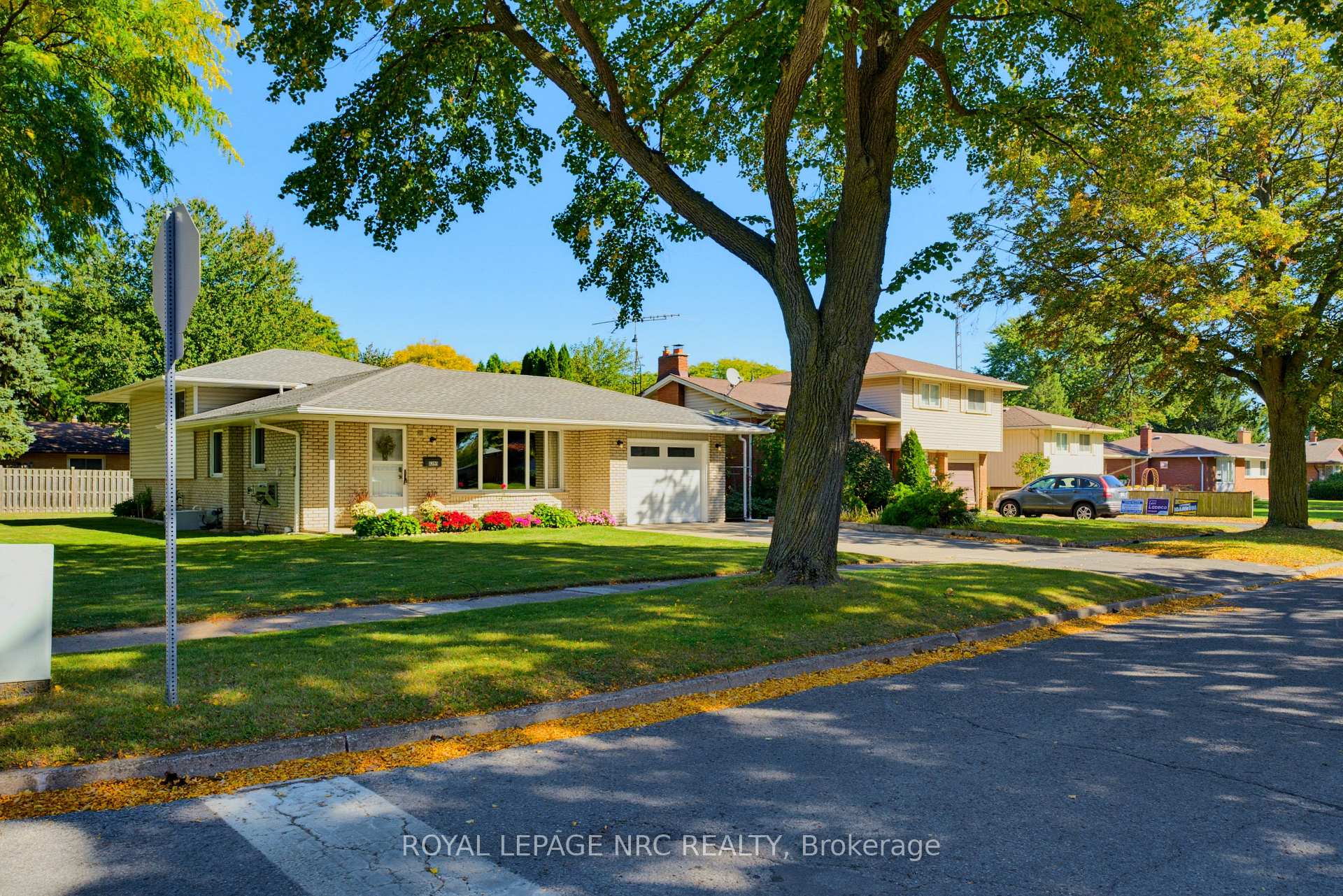 Photo 4 of 6395 Glengate Street, Niagara Falls, Morrison — HOMEH