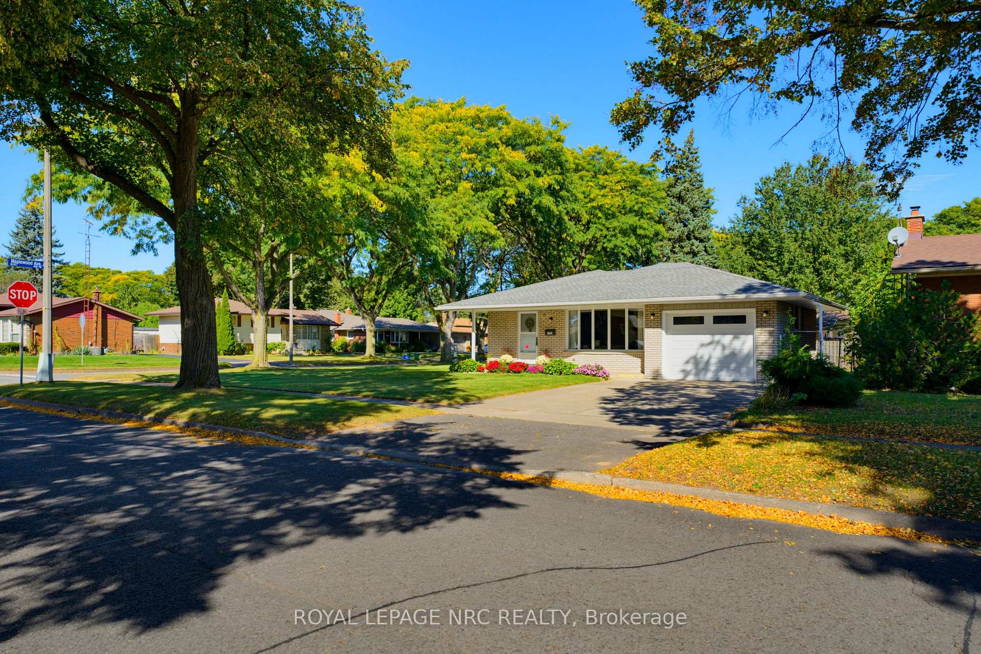 Photo 5 of 6395 Glengate Street, Niagara Falls, Morrison — HOMEH