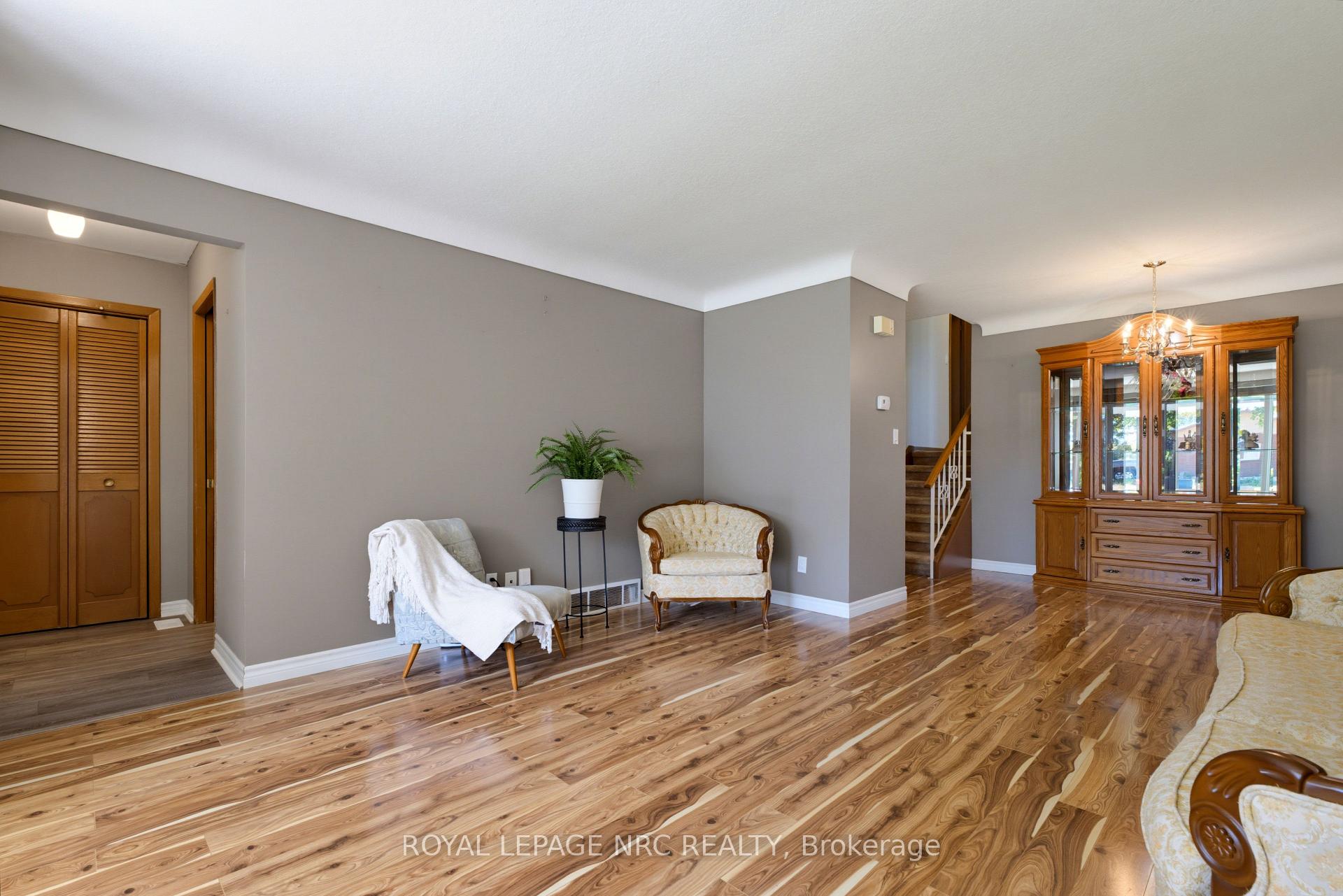 Photo 10 of 6395 Glengate Street, Niagara Falls, Morrison — HOMEH