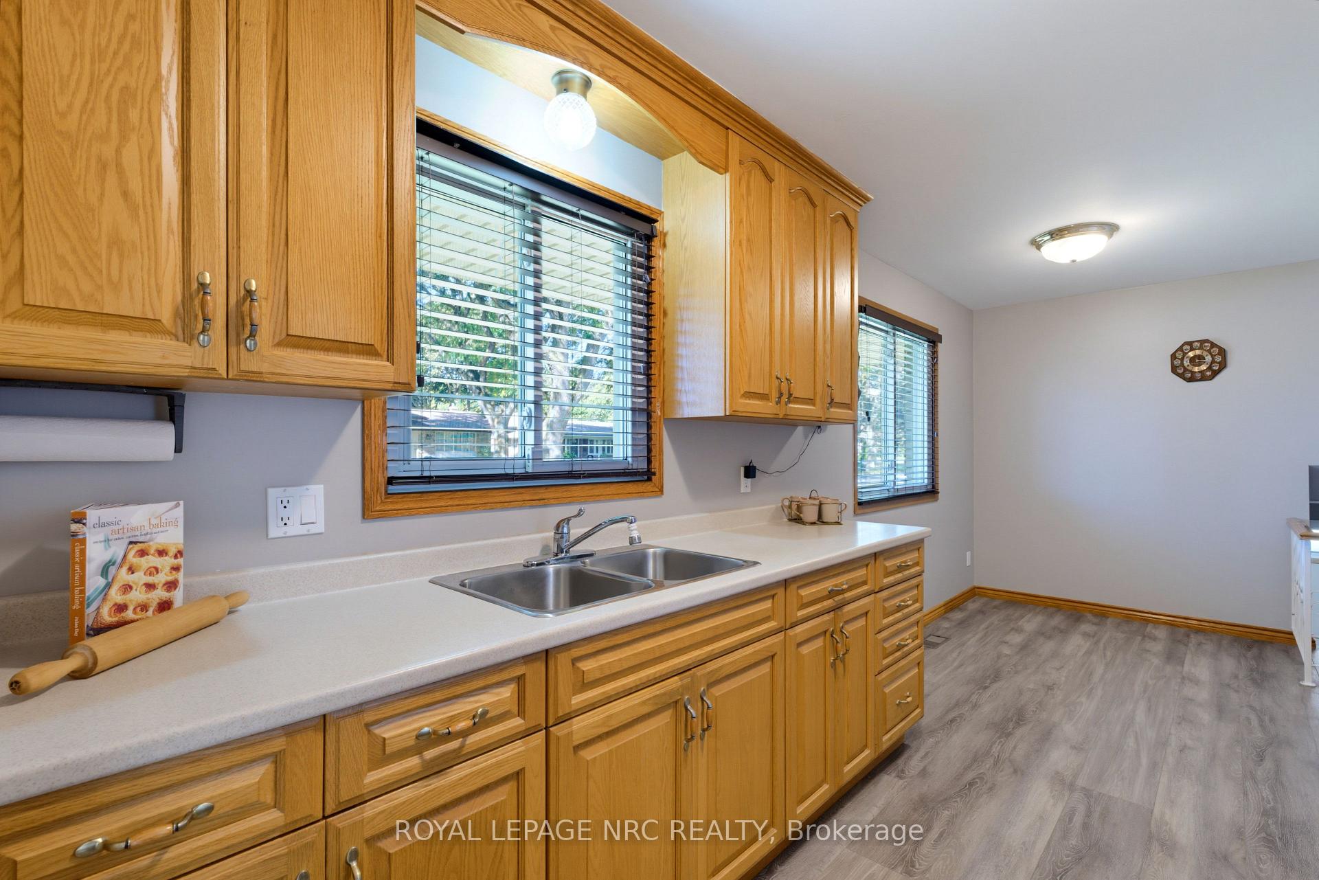 Photo 15 of 6395 Glengate Street, Niagara Falls, Morrison — HOMEH