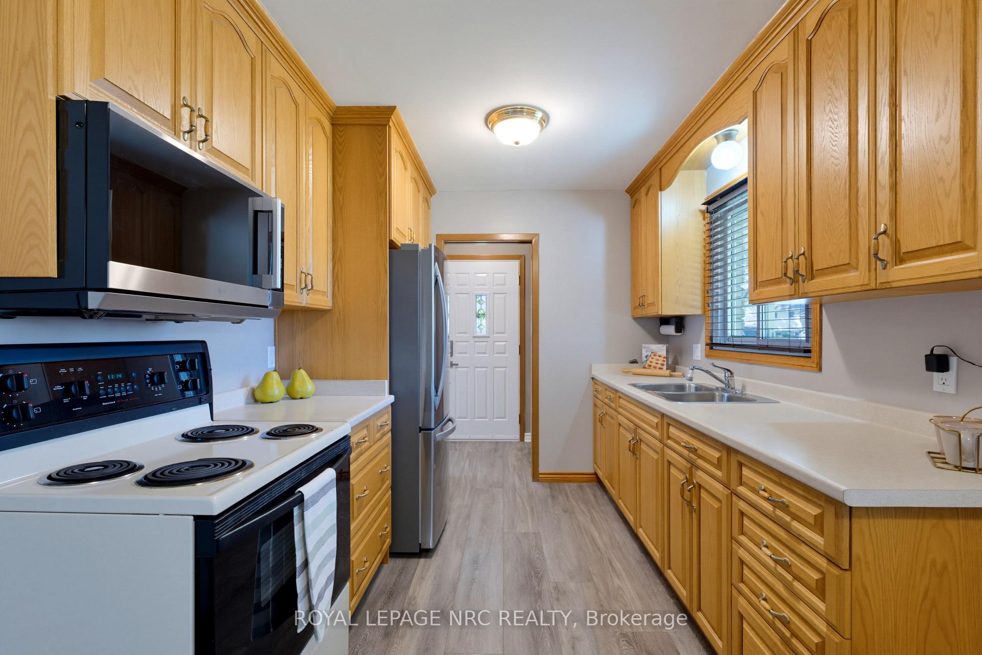 Photo 16 of 6395 Glengate Street, Niagara Falls, Morrison — HOMEH