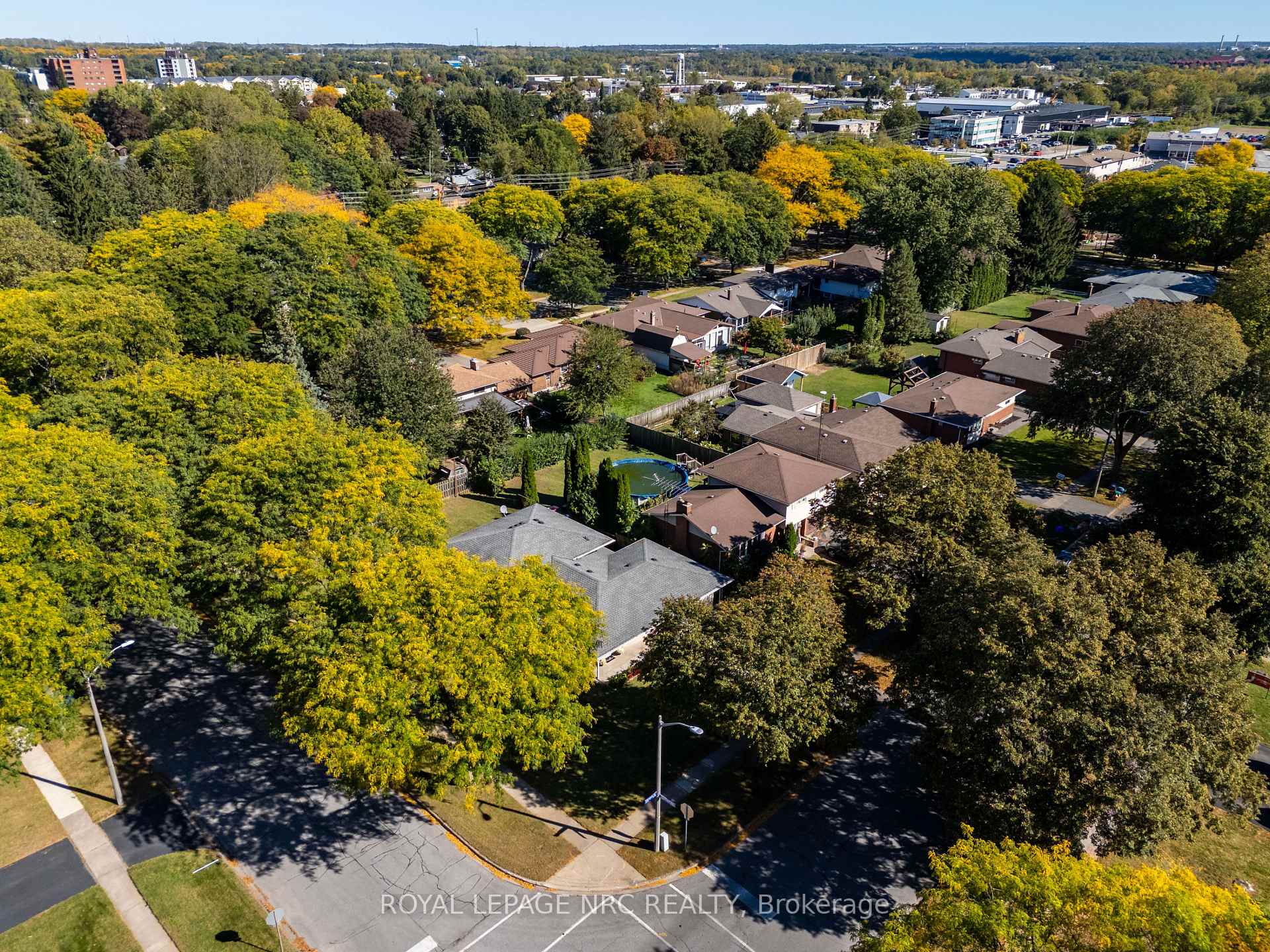Photo 37 of 6395 Glengate Street, Niagara Falls, Morrison — HOMEH