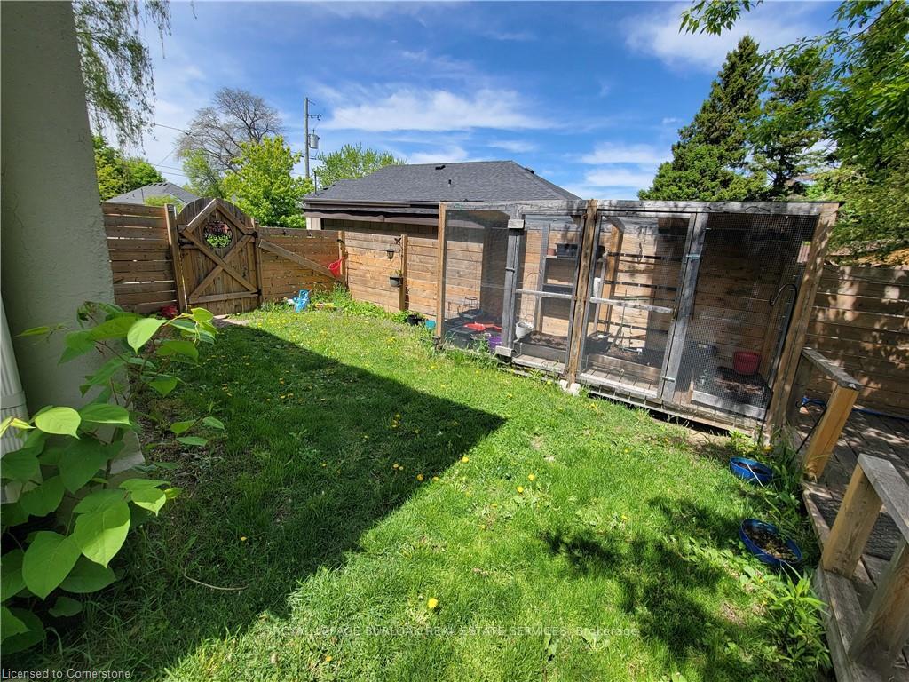 Photo 14 of Unit 2, 303 East 19 Street, Hamilton, Inch Park — HOMEH