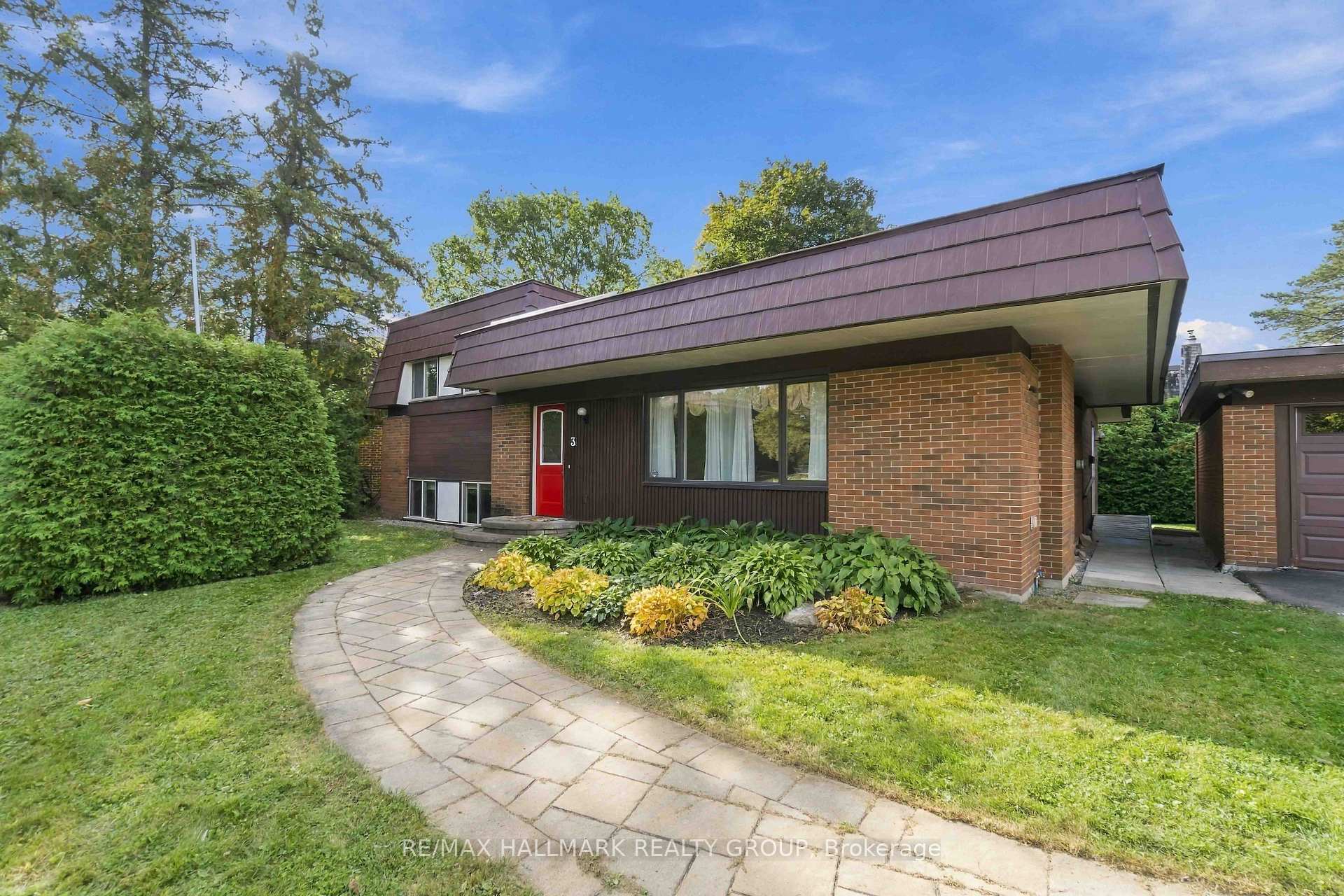Photo 2 of 3 Sandwell Crescent, Ottawa, Kanata - Beaverbrook — HOMEH