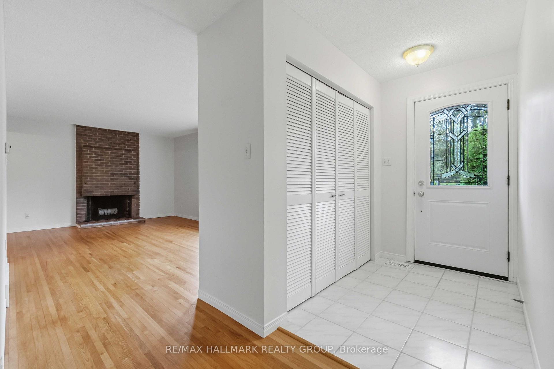 Photo 3 of 3 Sandwell Crescent, Ottawa, Kanata - Beaverbrook — HOMEH