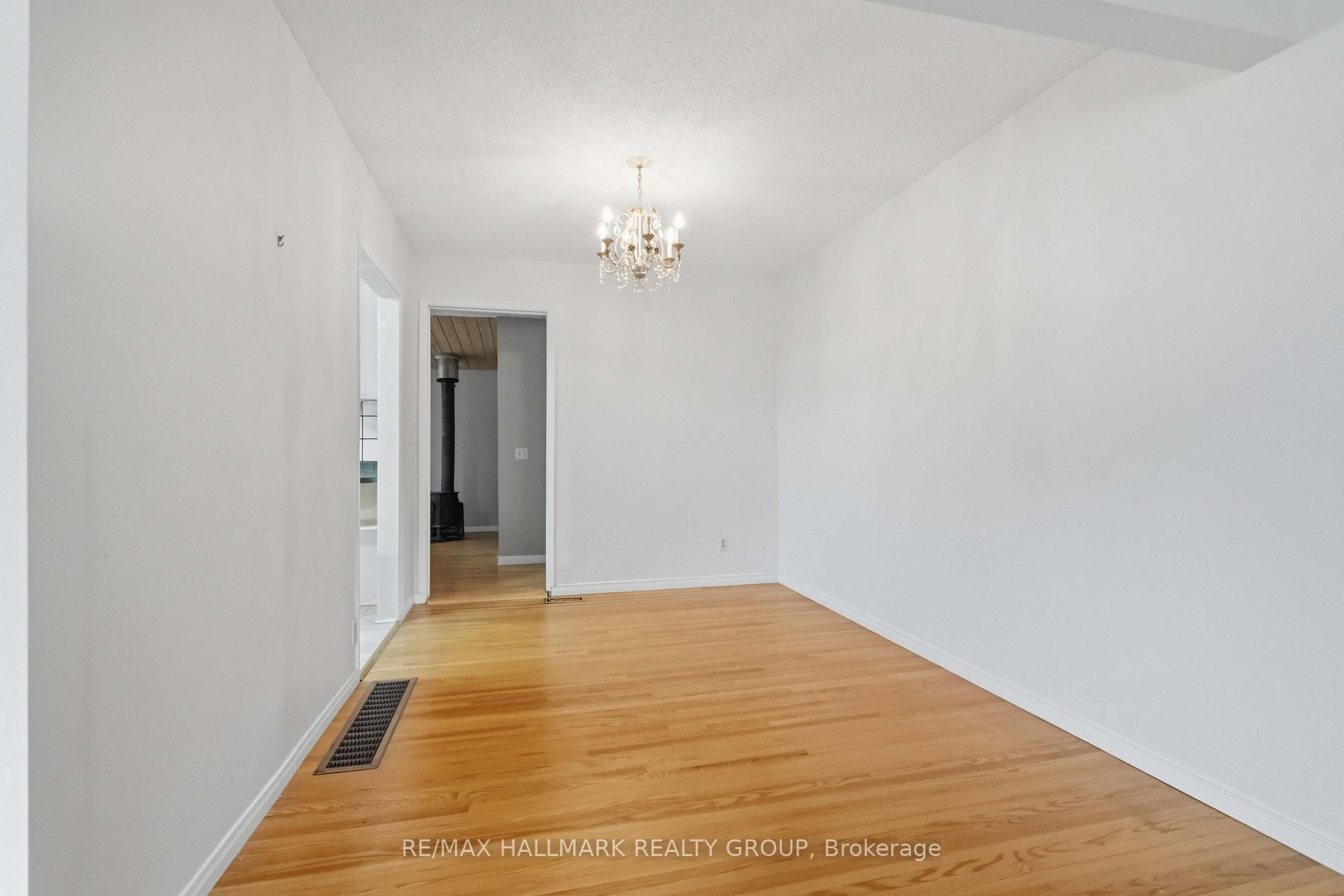 Photo 7 of 3 Sandwell Crescent, Ottawa, Kanata - Beaverbrook — HOMEH