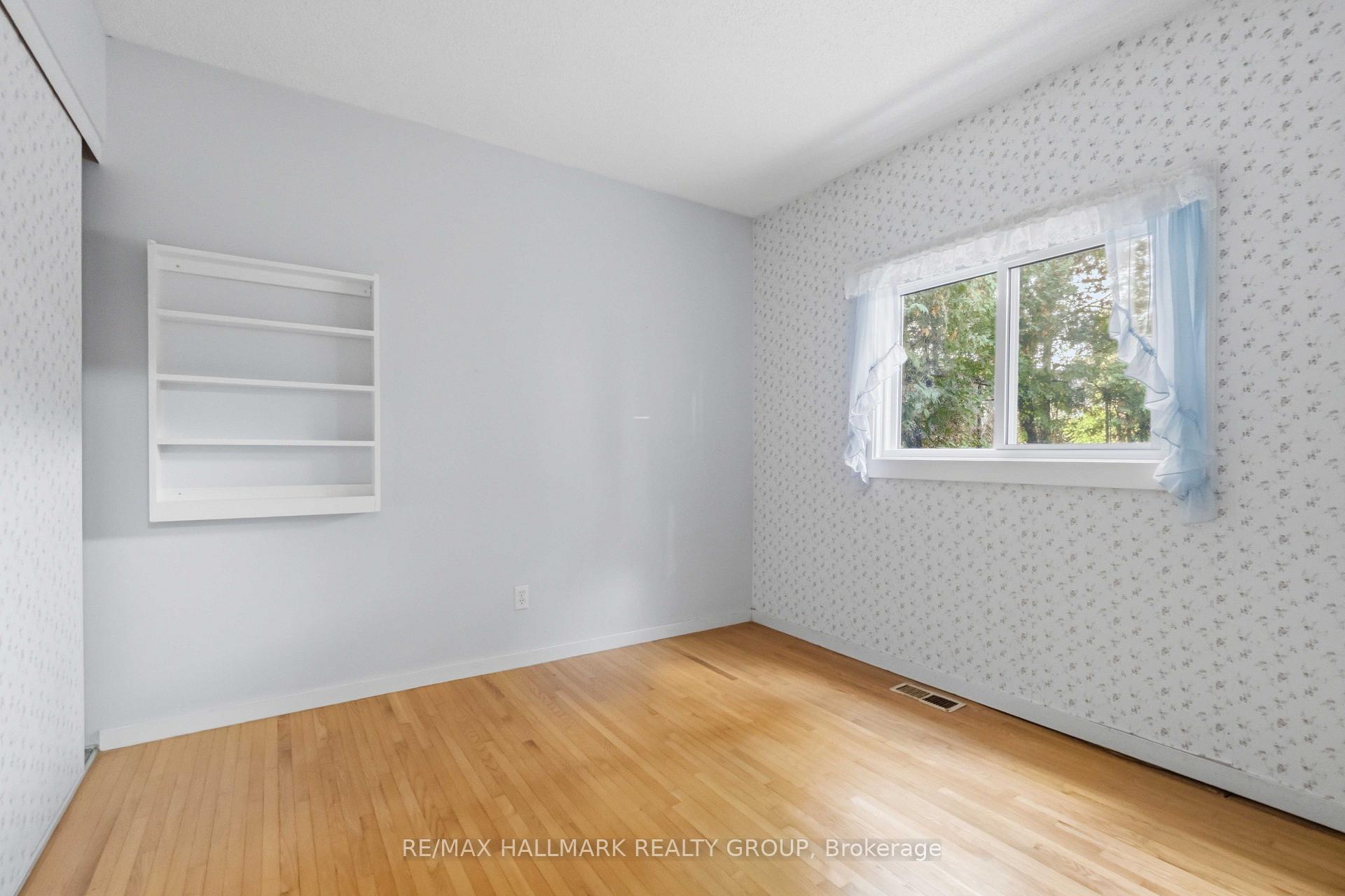 Photo 14 of 3 Sandwell Crescent, Ottawa, Kanata - Beaverbrook — HOMEH