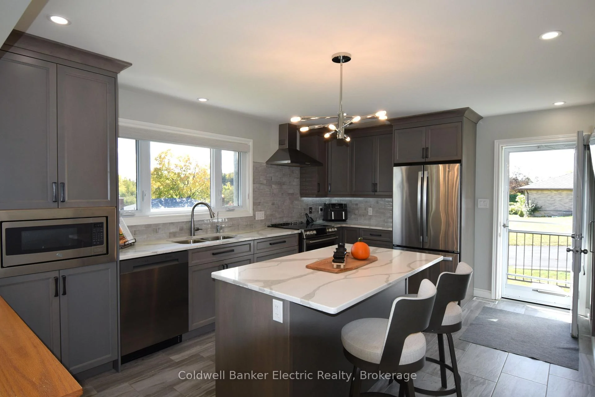 Photo 4 of 282 Gifford Drive, Douro-Dummer — HOMEH