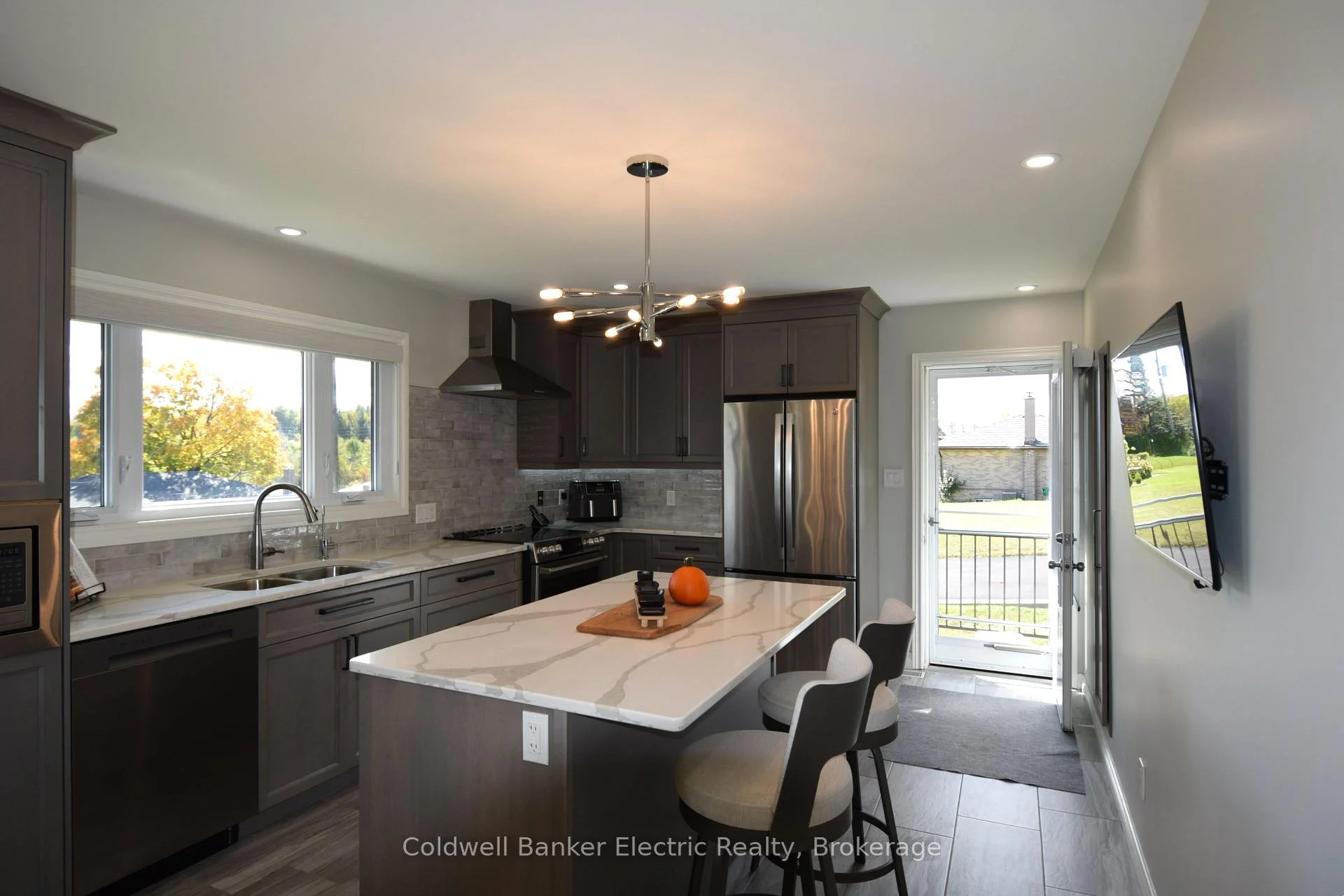 Photo 5 of 282 Gifford Drive, Douro-Dummer — HOMEH
