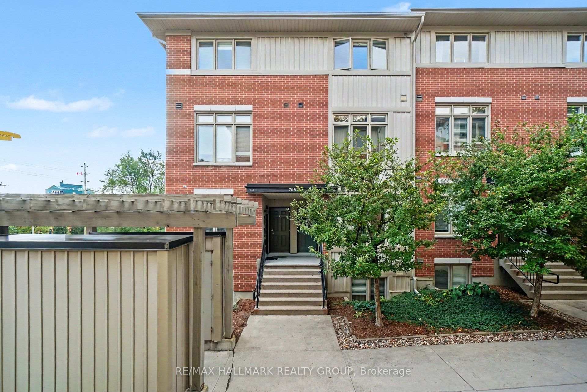 Photo 1 of Unit 4, 795 Montreal Road, Ottawa, CFB Rockcliffe and Area — HOMEH