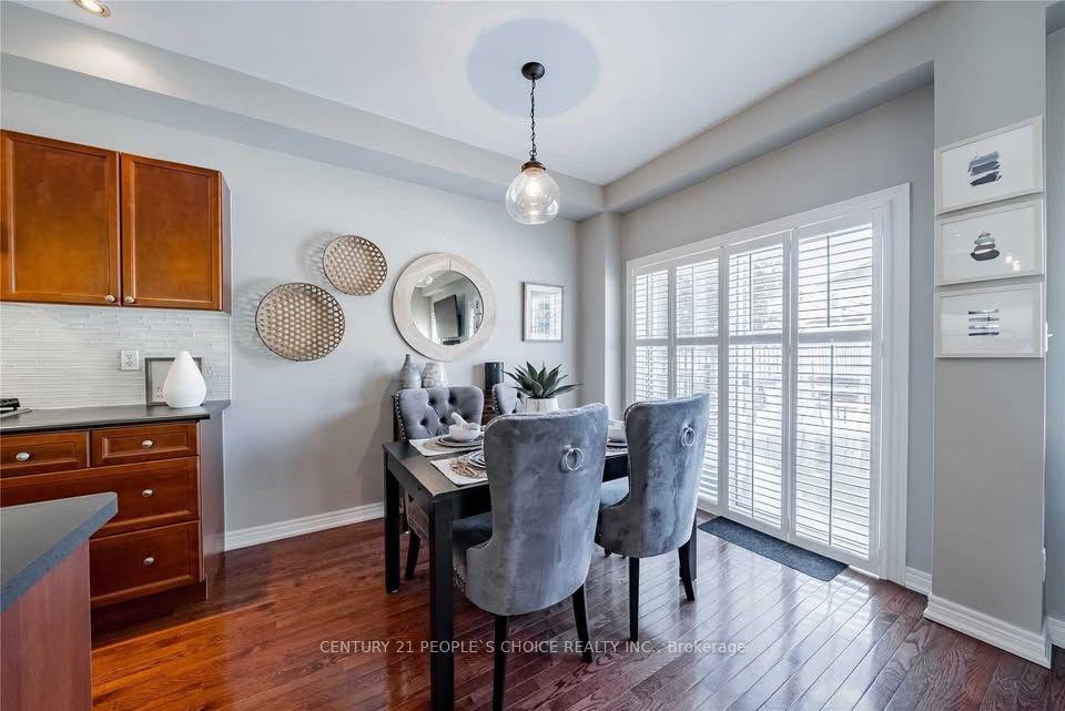 Photo 4 of 40 Cranborne Crescent, Whitby, Brooklin — HOMEH