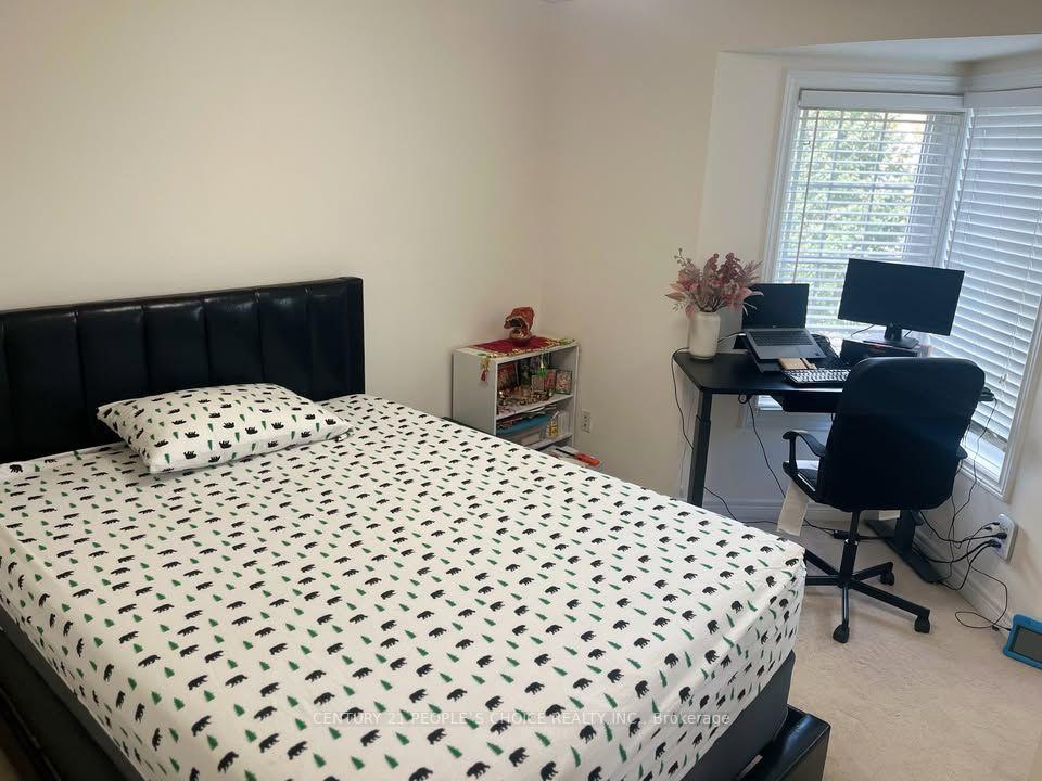 Photo 11 of 40 Cranborne Crescent, Whitby, Brooklin — HOMEH