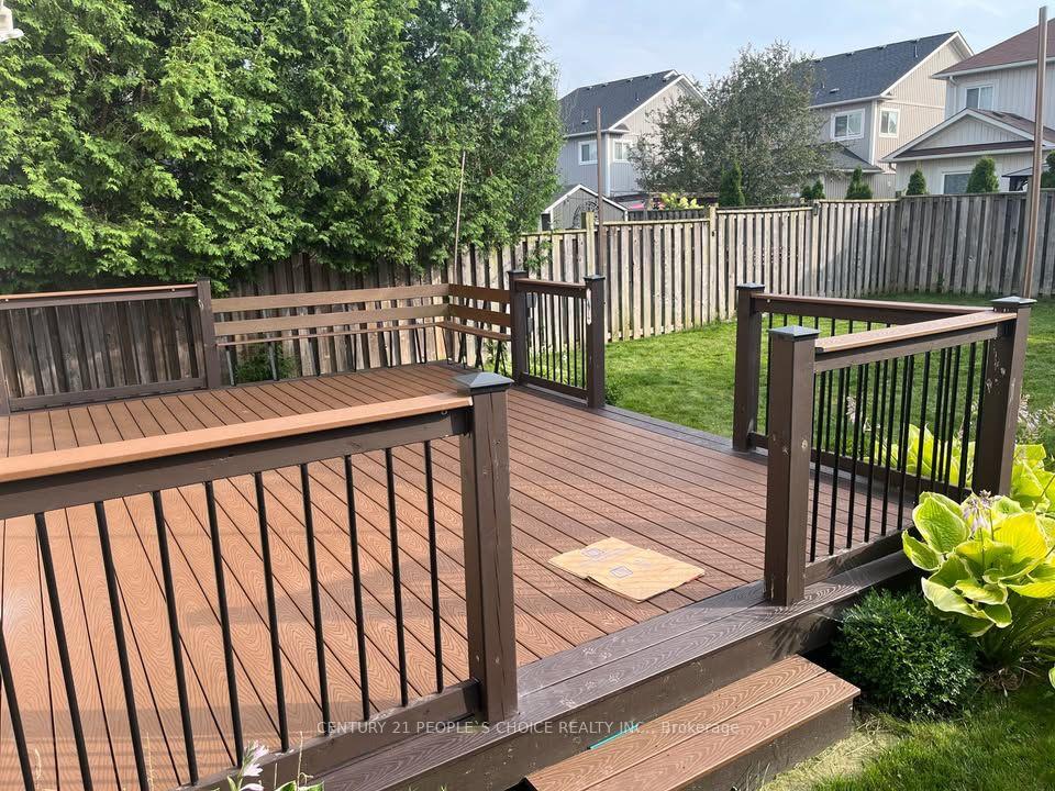 Photo 14 of 40 Cranborne Crescent, Whitby, Brooklin — HOMEH