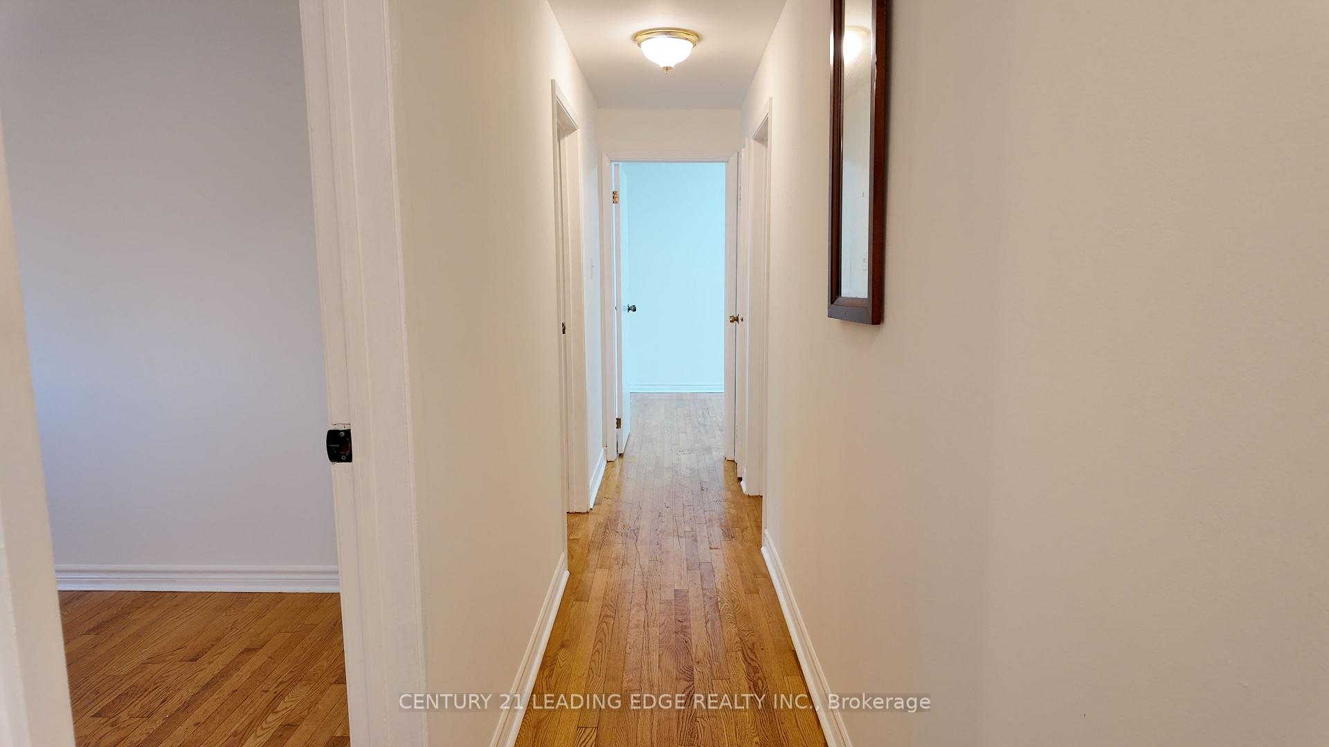 Photo 29 of 39 Waddington Crescent, North York, Don Valley Village — HOMEH