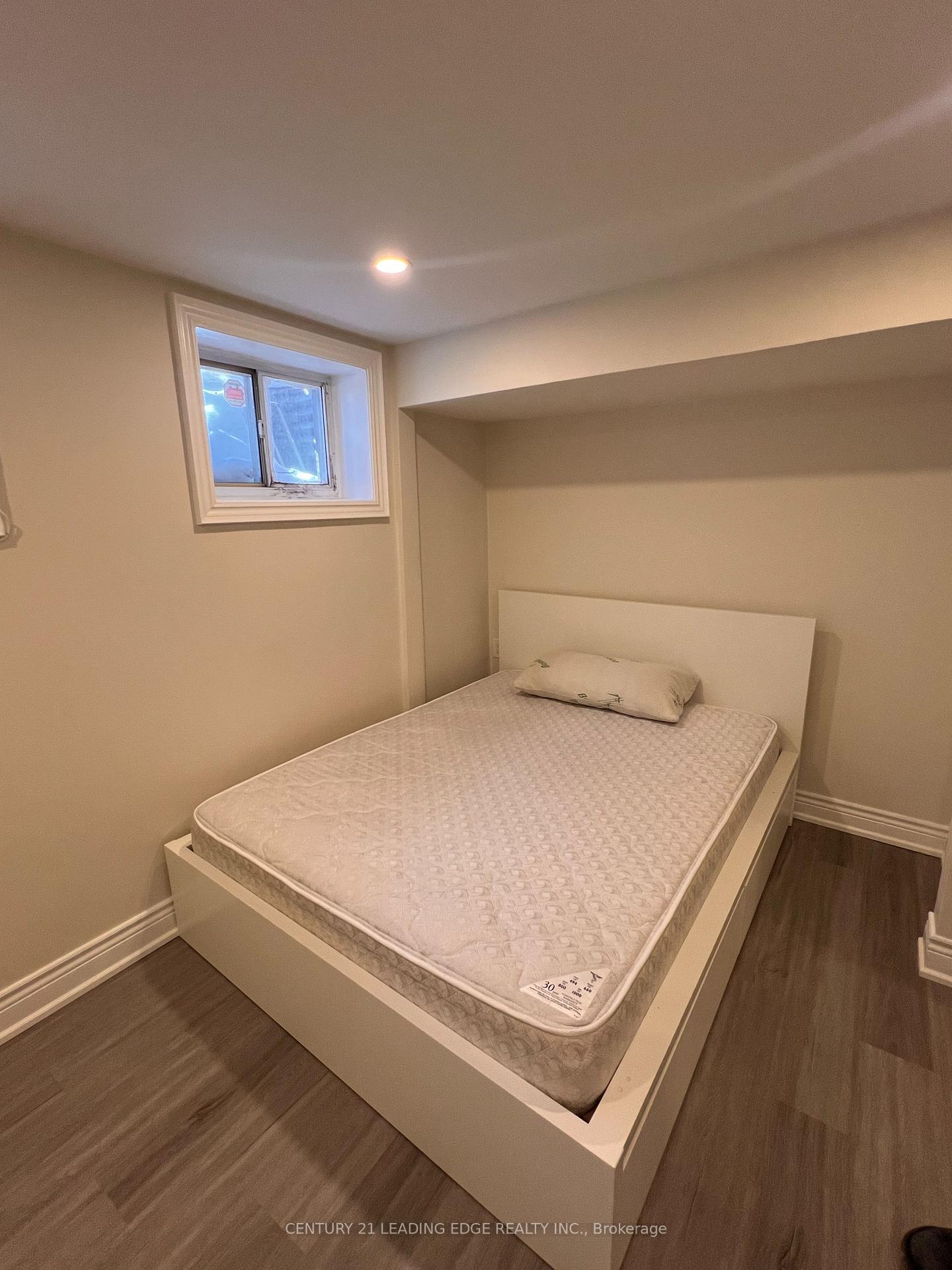 Photo 32 of 39 Waddington Crescent, North York, Don Valley Village — HOMEH