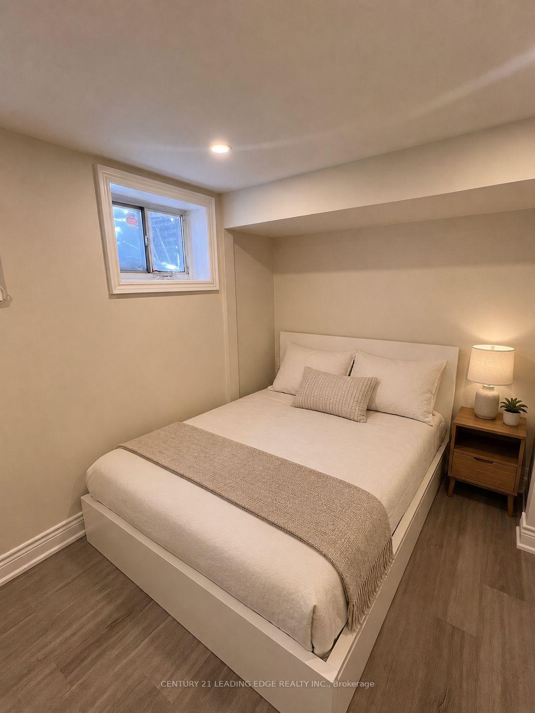 Photo 33 of 39 Waddington Crescent, North York, Don Valley Village — HOMEH