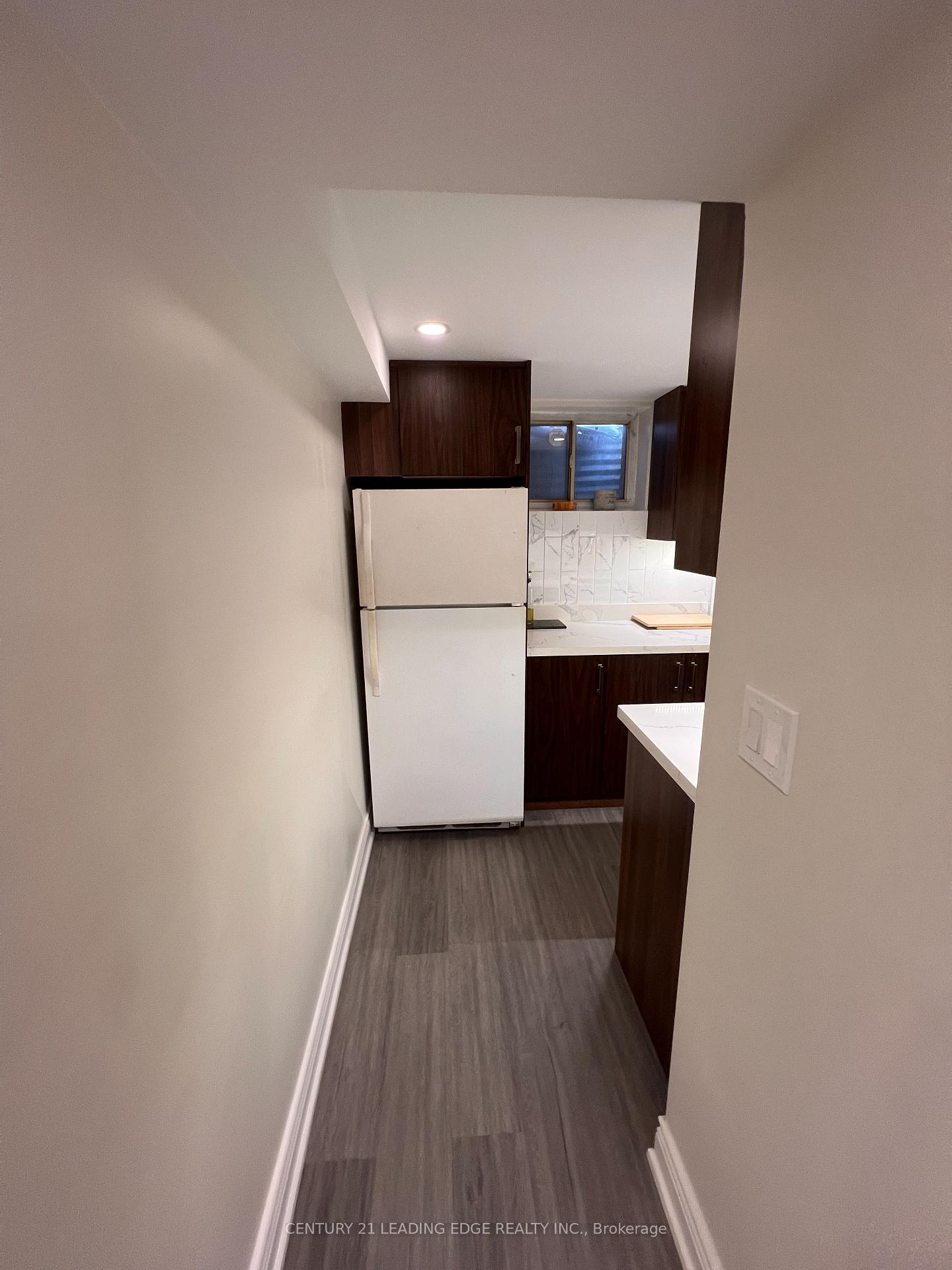 Photo 35 of 39 Waddington Crescent, North York, Don Valley Village — HOMEH