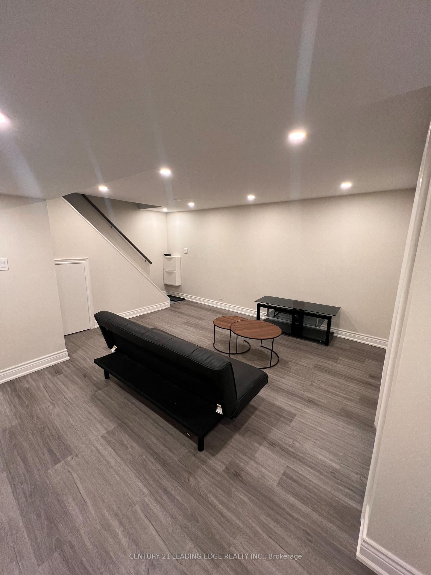 Photo 37 of 39 Waddington Crescent, North York, Don Valley Village — HOMEH