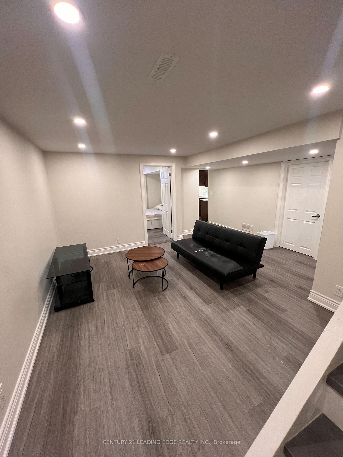 Photo 38 of 39 Waddington Crescent, North York, Don Valley Village — HOMEH