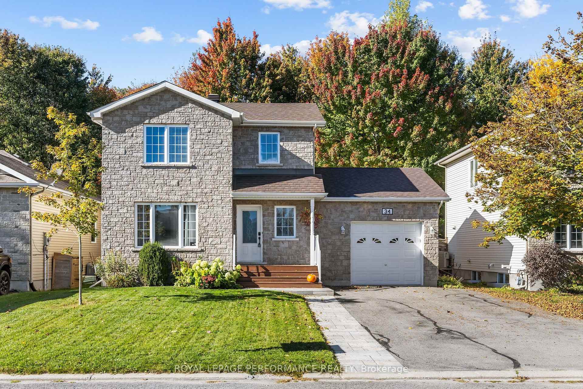 Photo of 34 Giroux Street