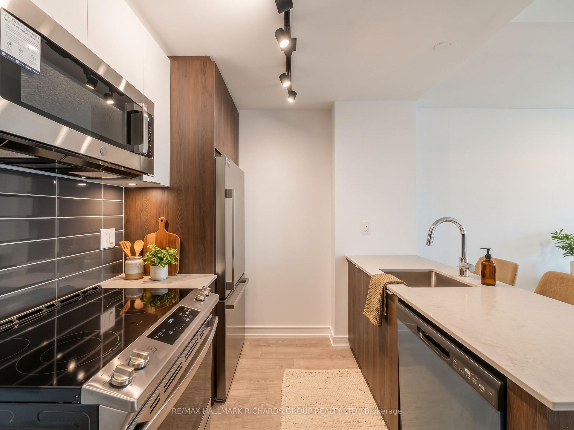 Photo 4 of Unit 3, 168 Clonmore Drive, Scarborough, Birchcliffe-Cliffside — HOMEH