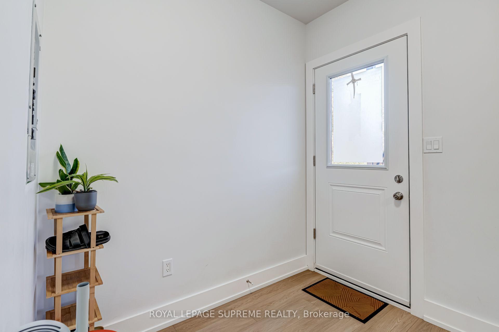 Photo 6 of Unit 2, 97 Bernice Crescent, Toronto, Rockcliffe-Smythe — HOMEH
