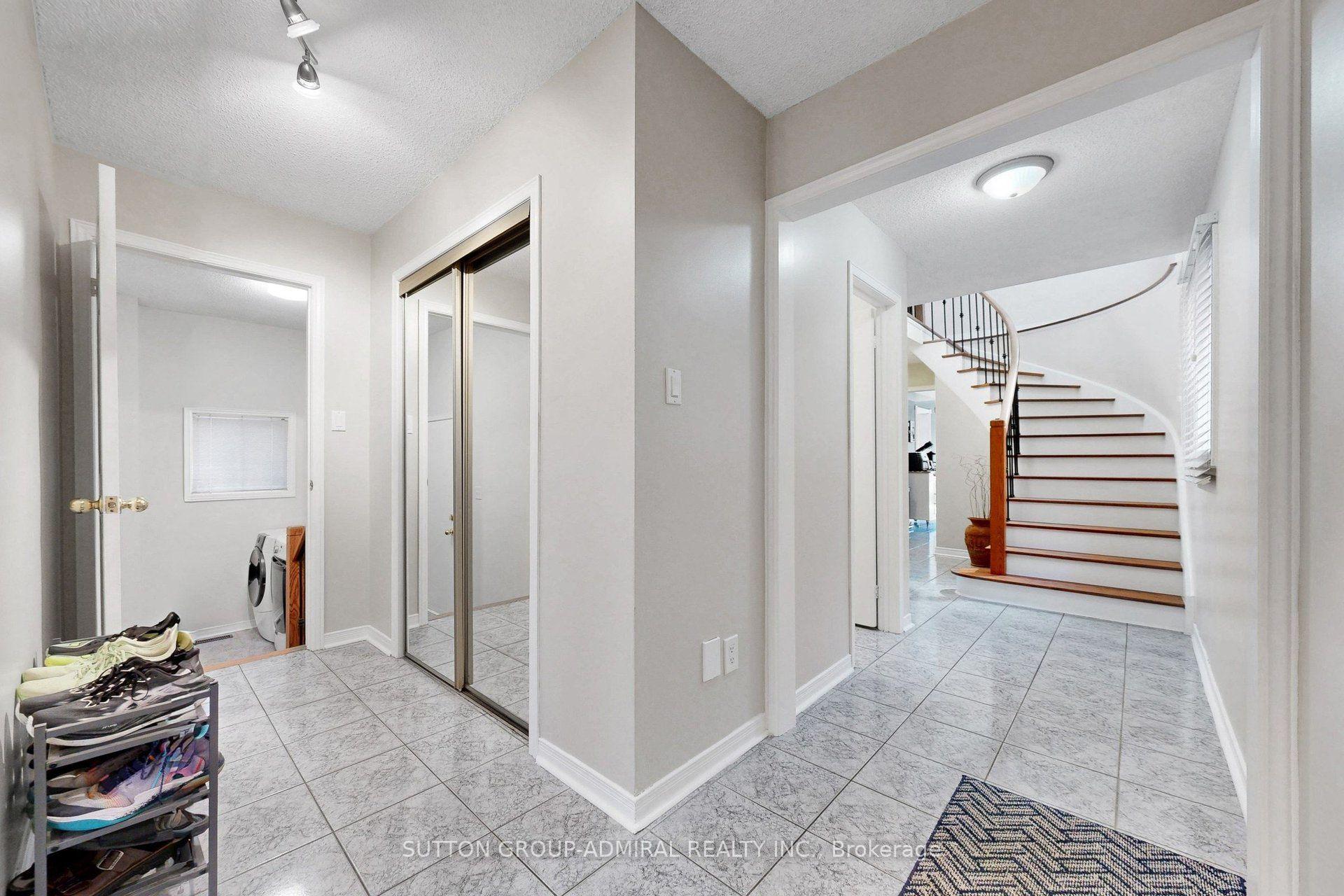 Photo 4 of 43 Berwick Crescent, Richmond Hill, Observatory — HOMEH