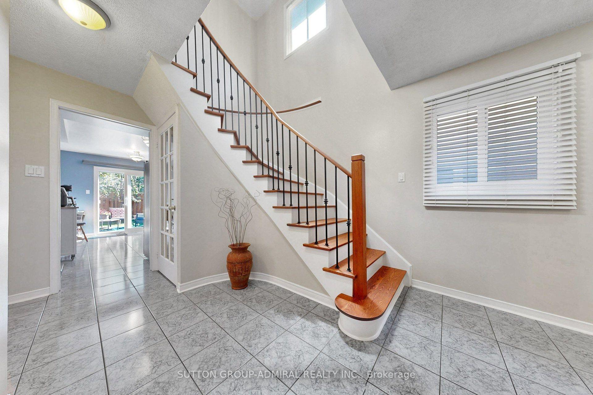 Photo 9 of 43 Berwick Crescent, Richmond Hill, Observatory — HOMEH