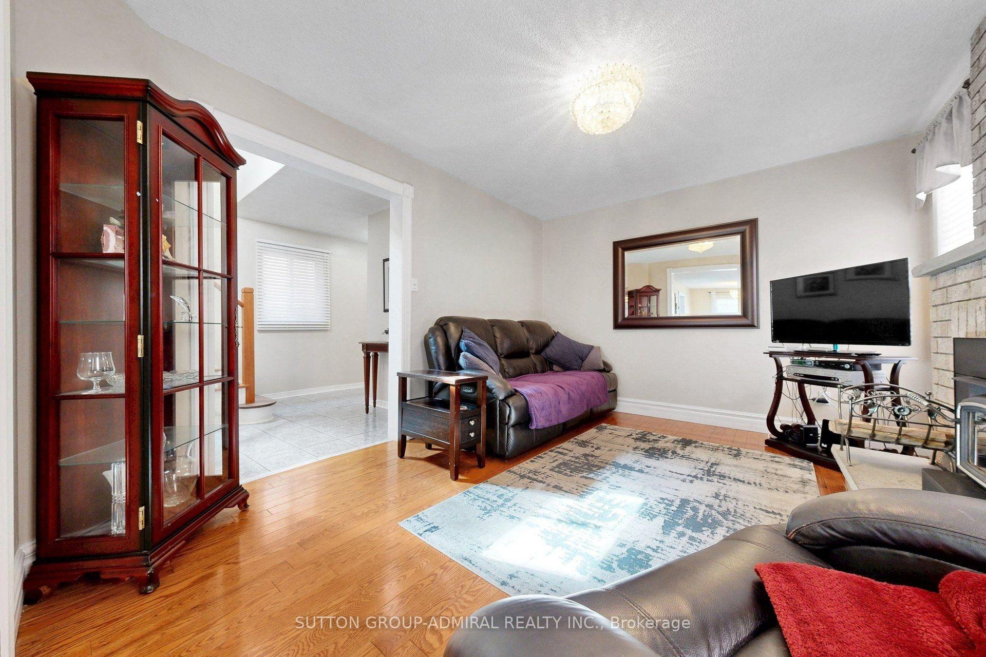 Photo 11 of 43 Berwick Crescent, Richmond Hill, Observatory — HOMEH