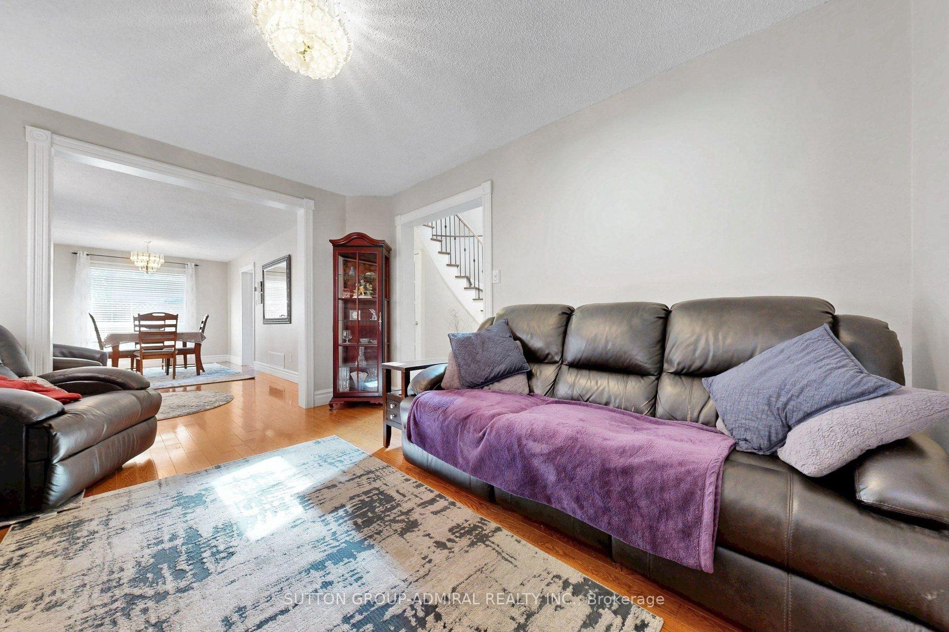 Photo 12 of 43 Berwick Crescent, Richmond Hill, Observatory — HOMEH