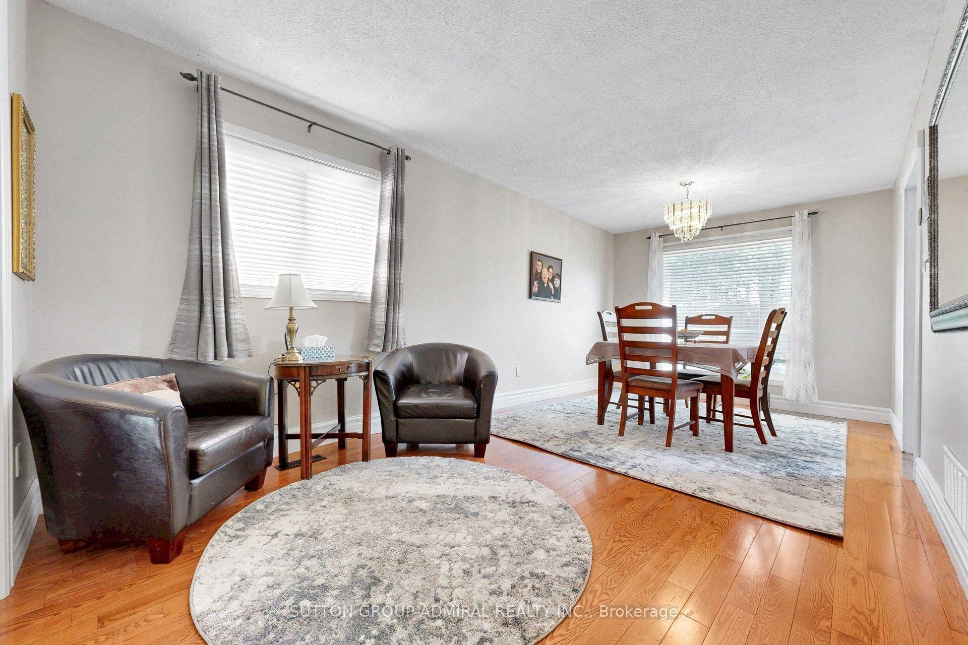 Photo 13 of 43 Berwick Crescent, Richmond Hill, Observatory — HOMEH
