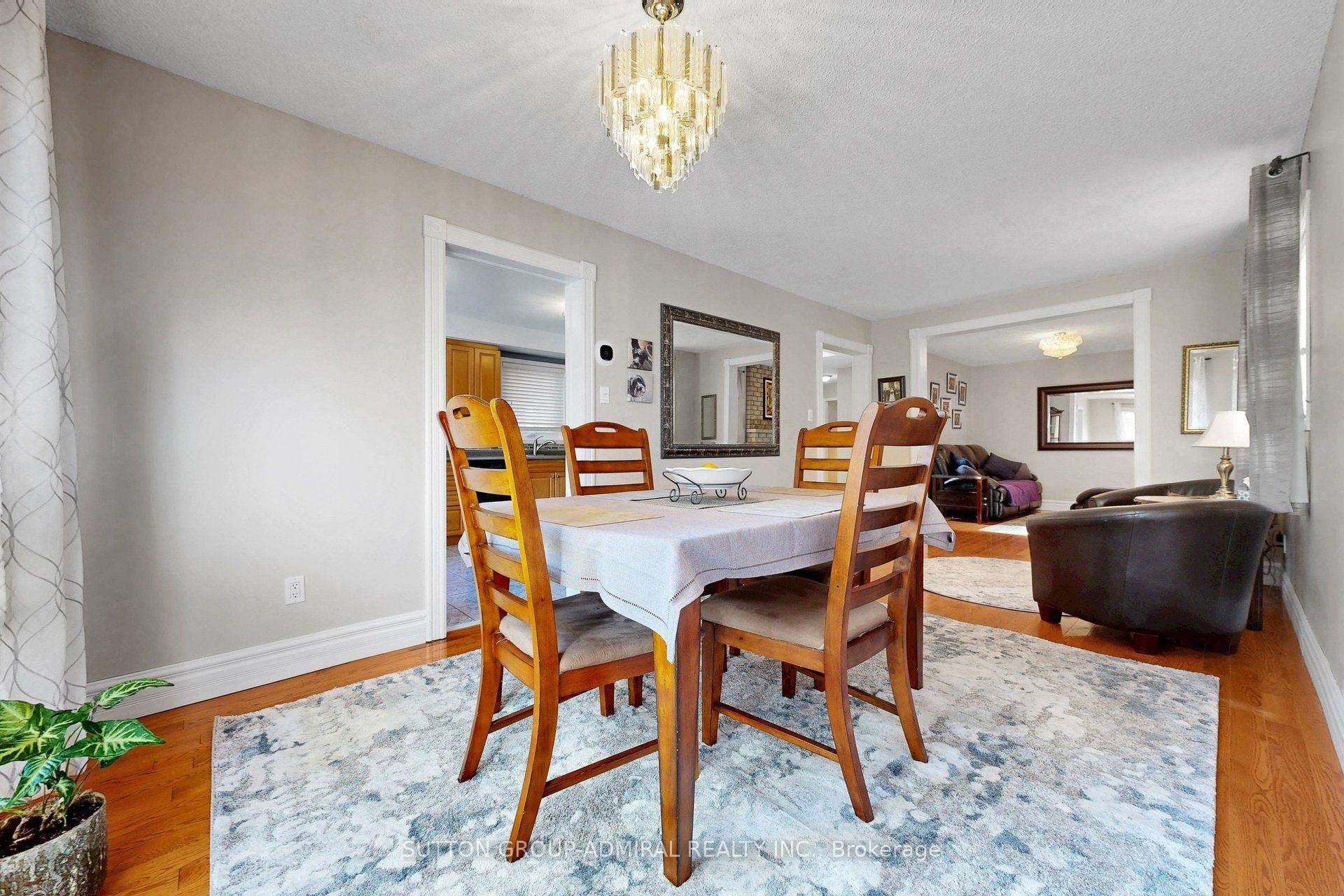 Photo 17 of 43 Berwick Crescent, Richmond Hill, Observatory — HOMEH