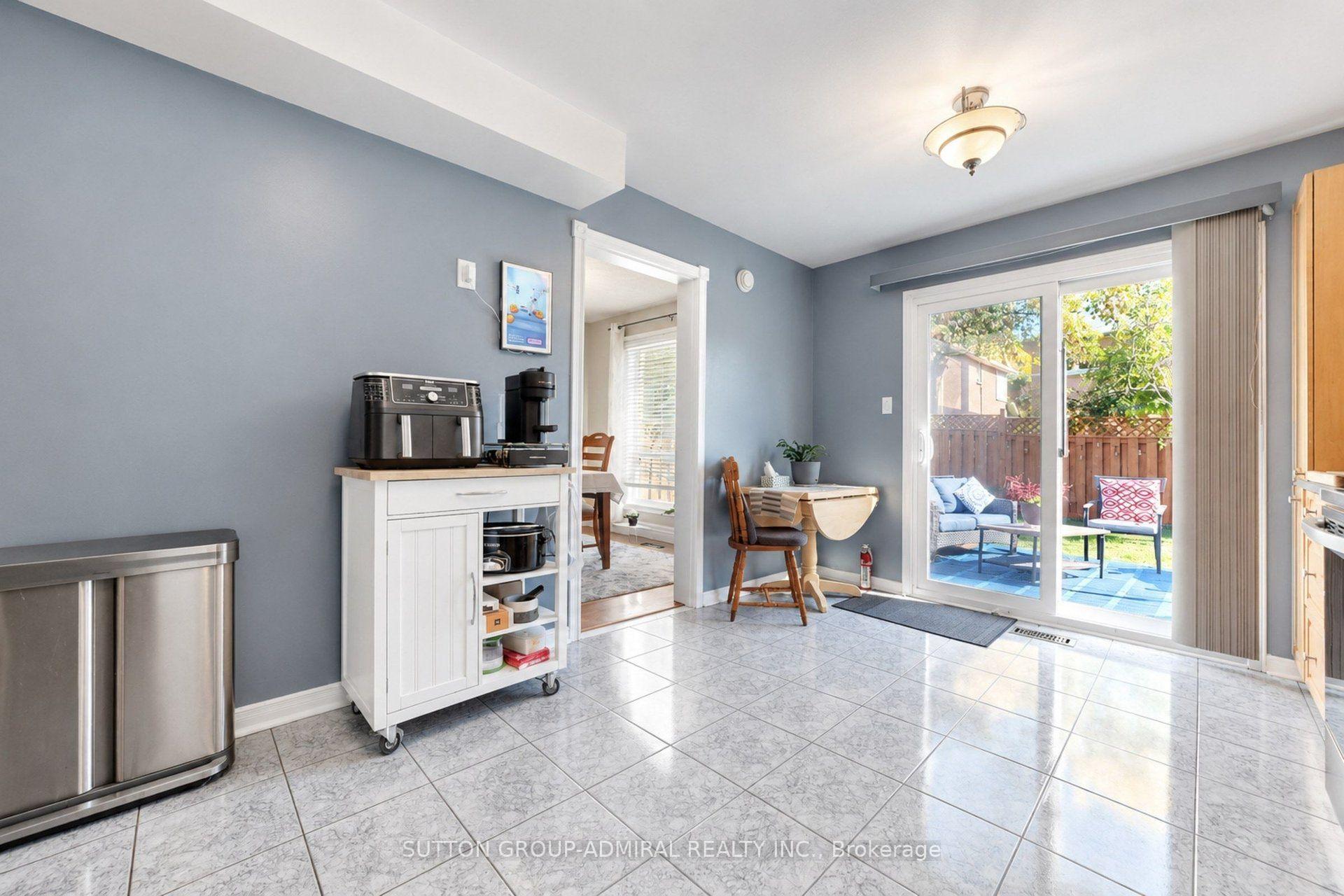 Photo 19 of 43 Berwick Crescent, Richmond Hill, Observatory — HOMEH