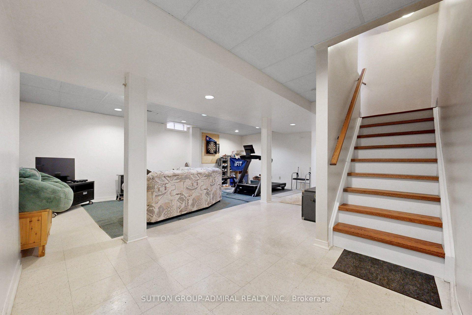 Photo 41 of 43 Berwick Crescent, Richmond Hill, Observatory — HOMEH