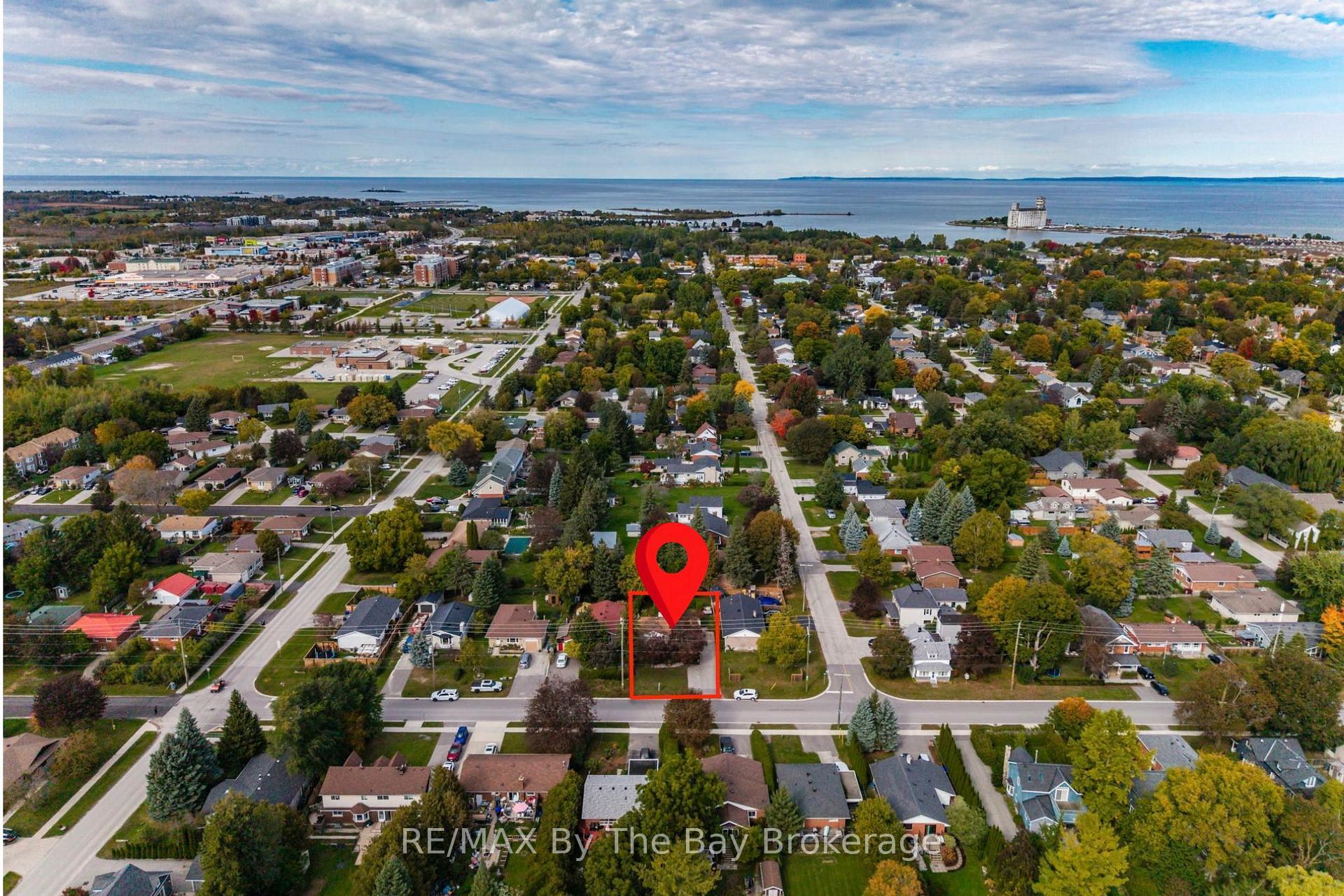 Photo 4 of 439 Fifth Street, Collingwood — HOMEH