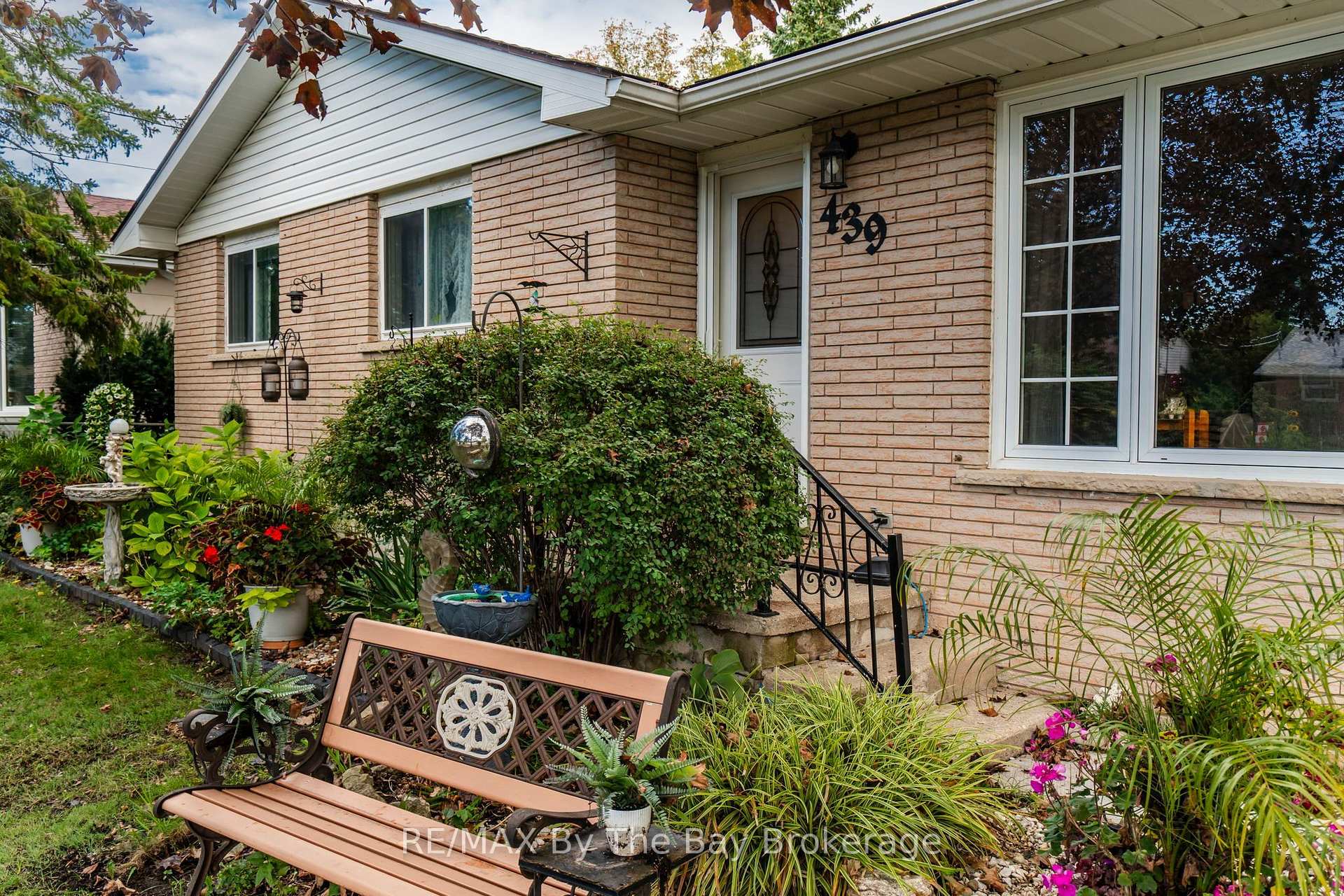 Photo 6 of 439 Fifth Street, Collingwood — HOMEH