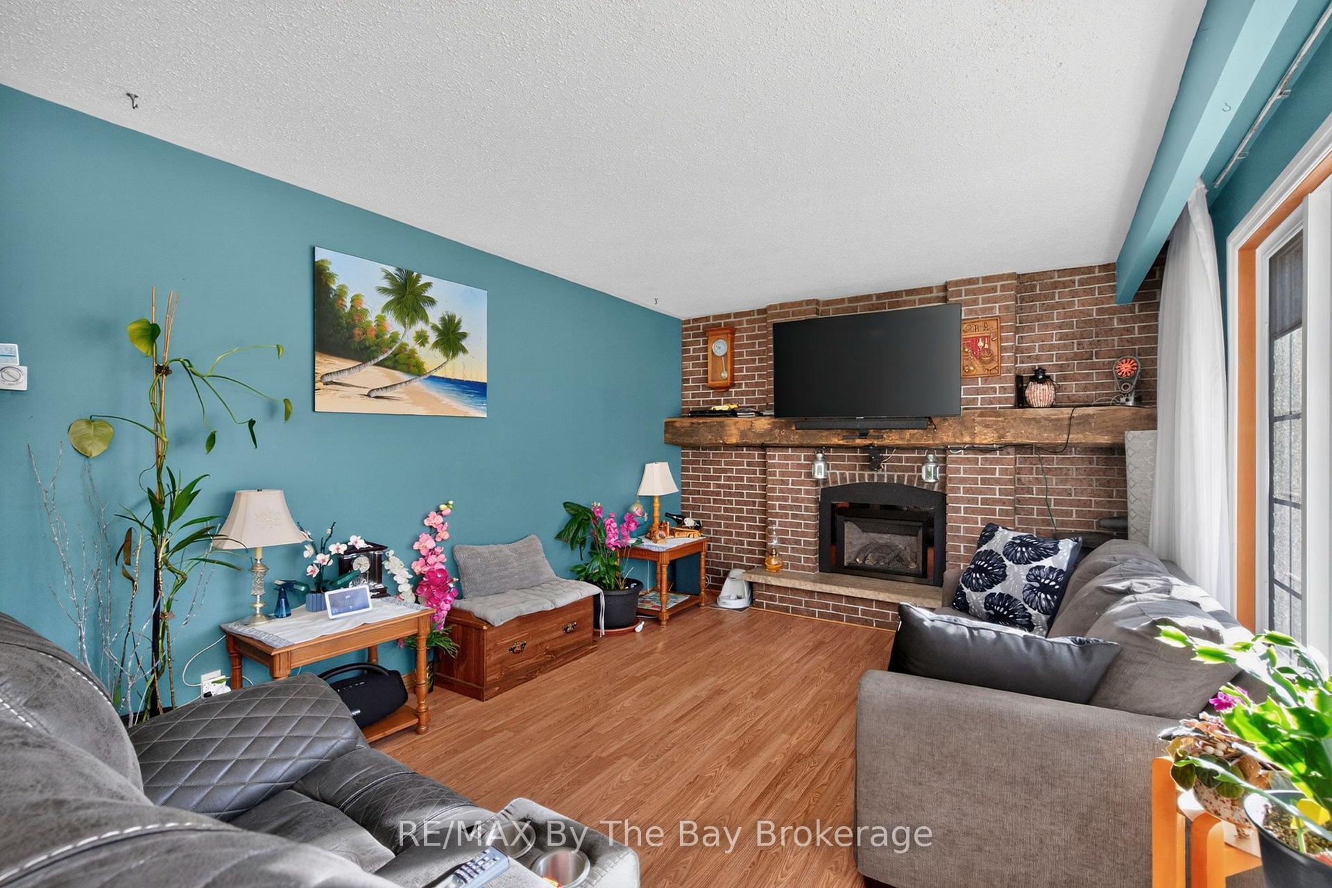 Photo 13 of 439 Fifth Street, Collingwood — HOMEH