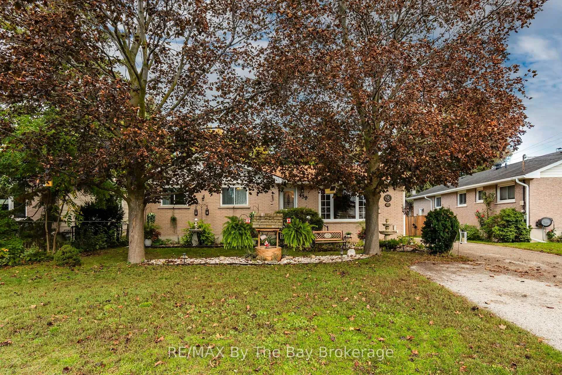 Photo 3 of 439 Fifth Street, Collingwood — HOMEH