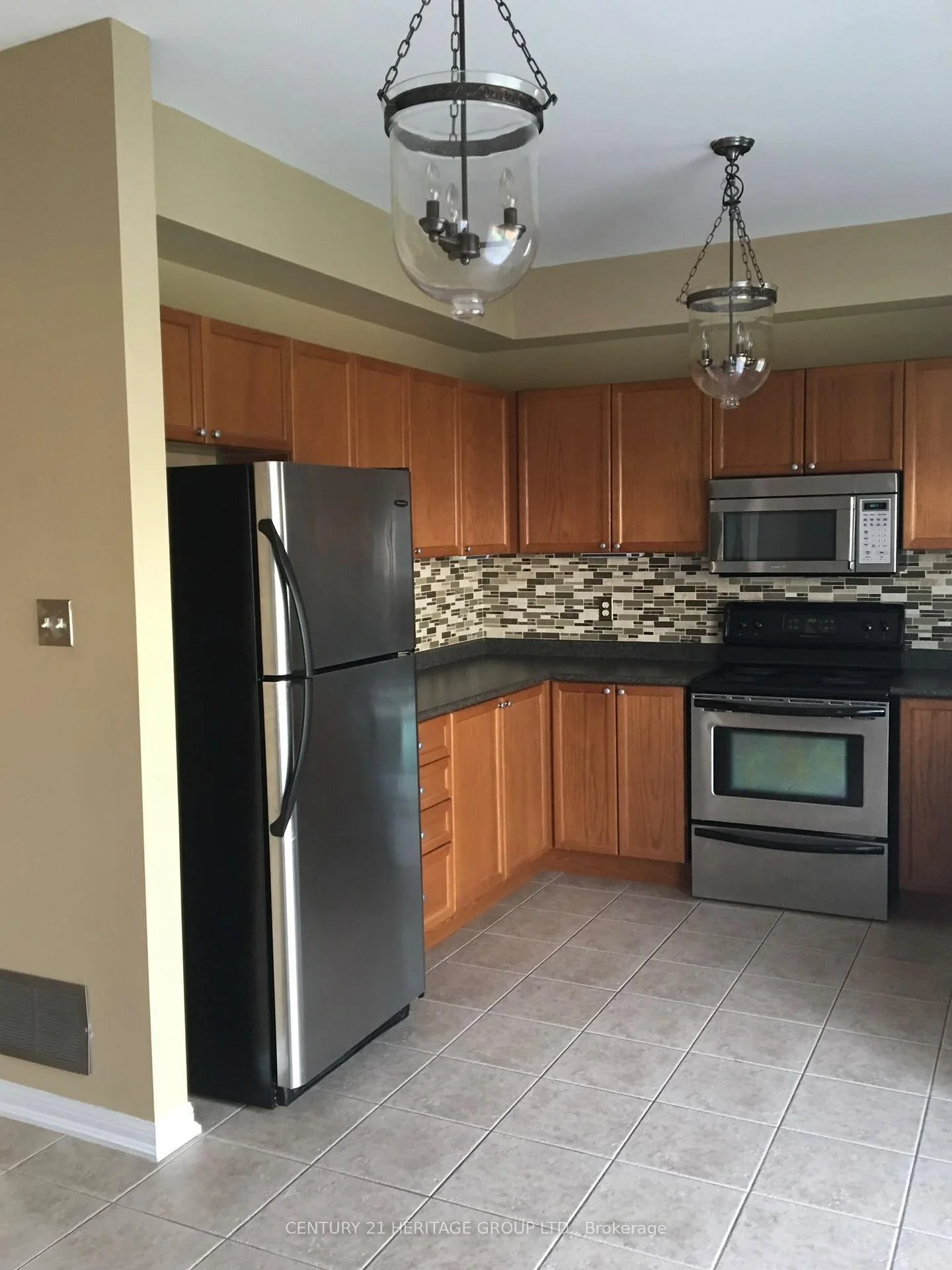 Photo 14 of 1772 Birchview Drive, Oshawa, Samac — HOMEH