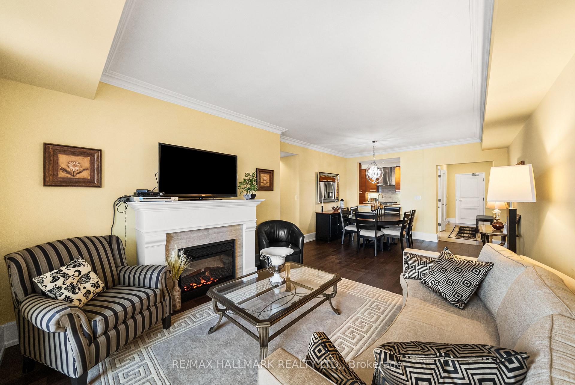 Photo 4 of Unit 807C, 662 Sheppard Avenue E, North York, Bayview Village — HOMEH