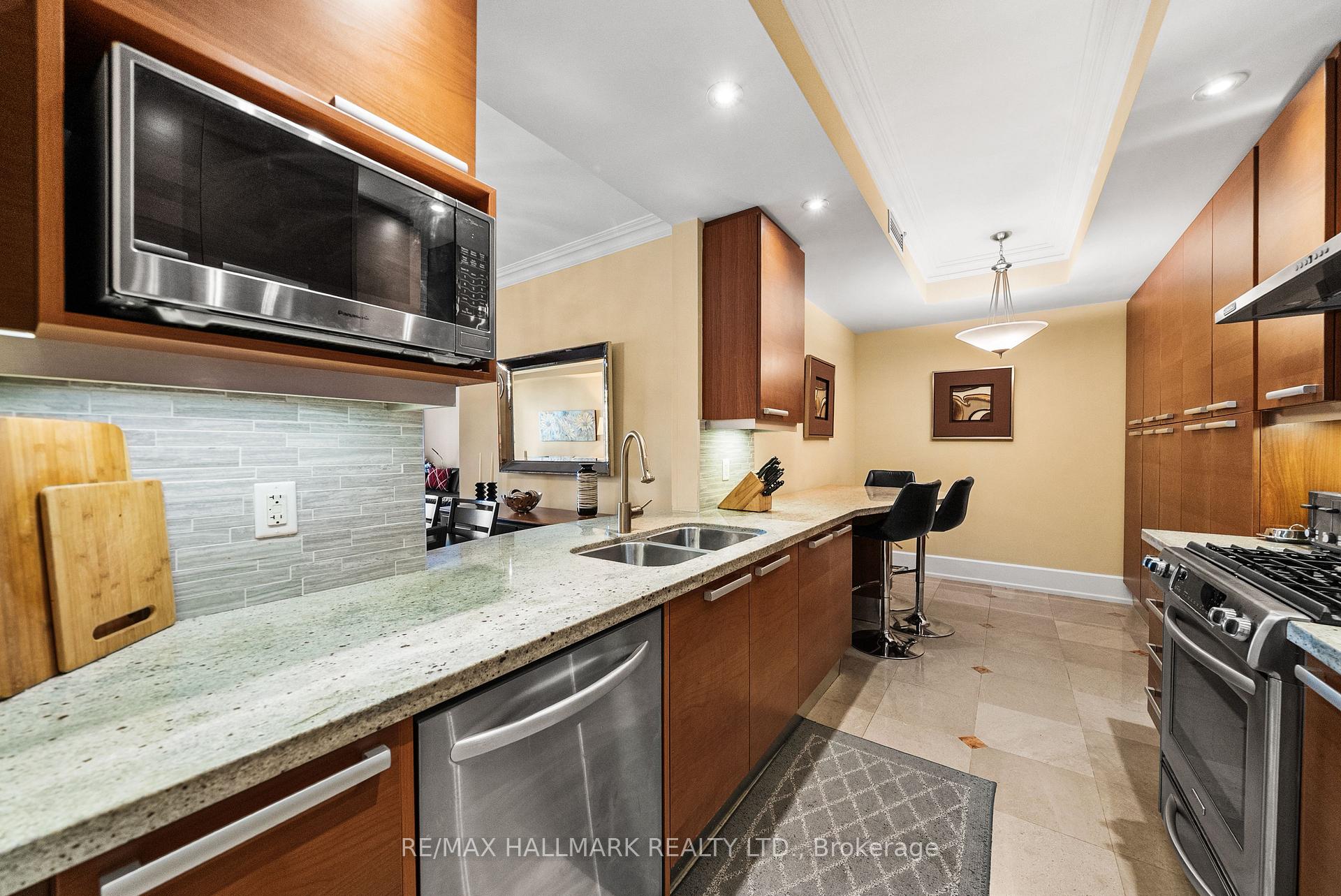 Photo 8 of Unit 807C, 662 Sheppard Avenue E, North York, Bayview Village — HOMEH