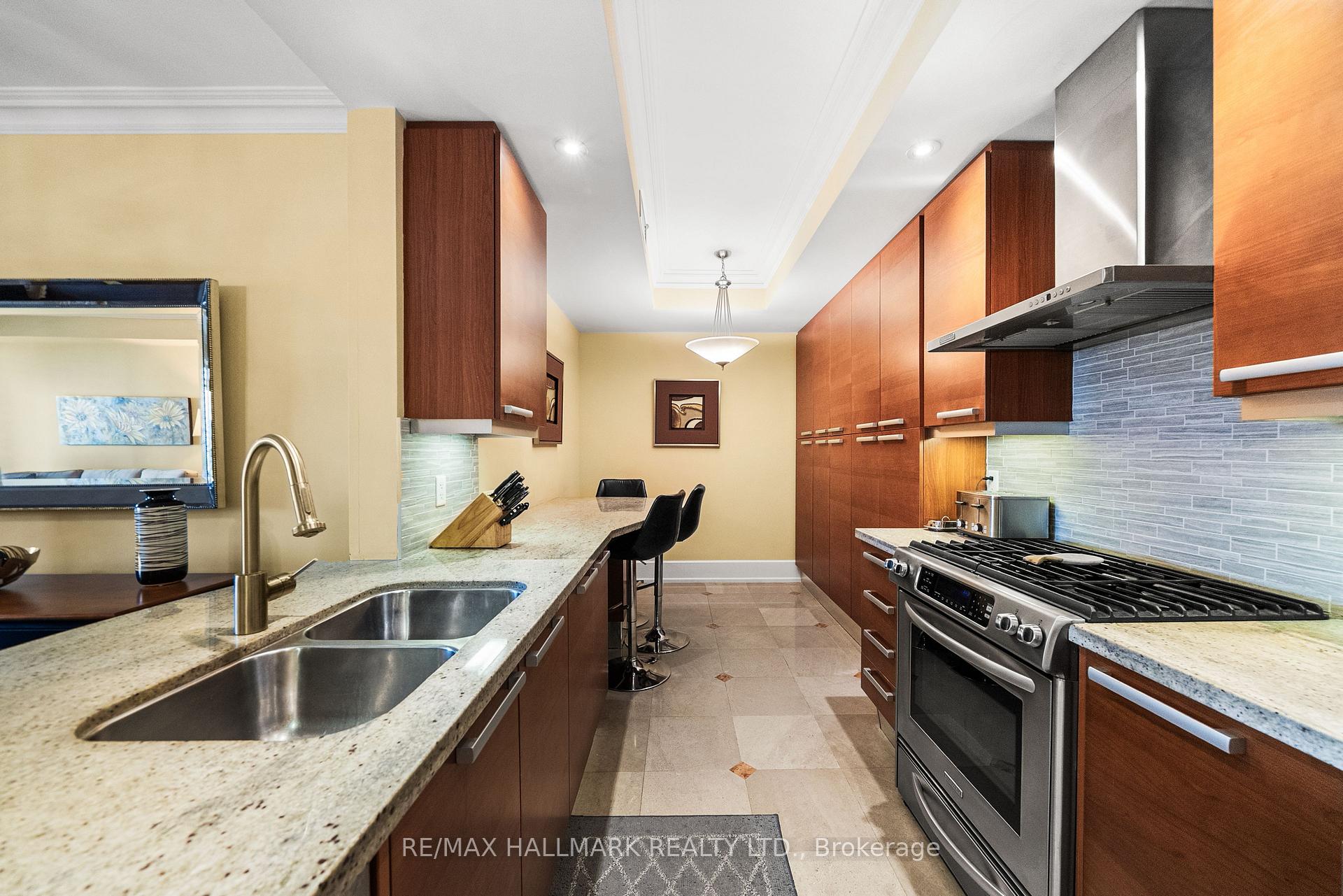 Photo 9 of Unit 807C, 662 Sheppard Avenue E, North York, Bayview Village — HOMEH