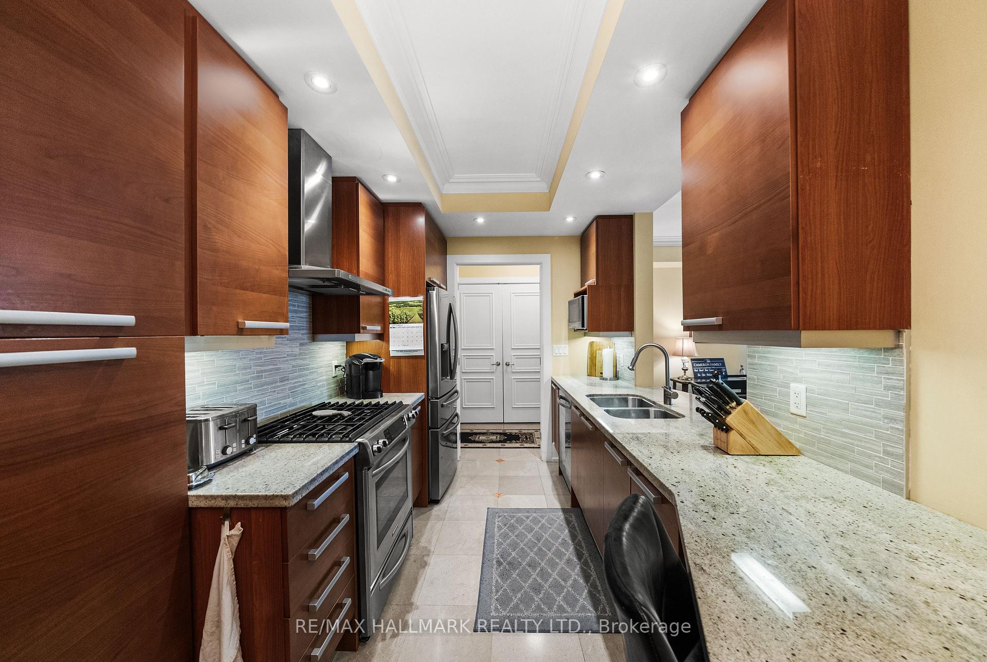Photo 12 of Unit 807C, 662 Sheppard Avenue E, North York, Bayview Village — HOMEH