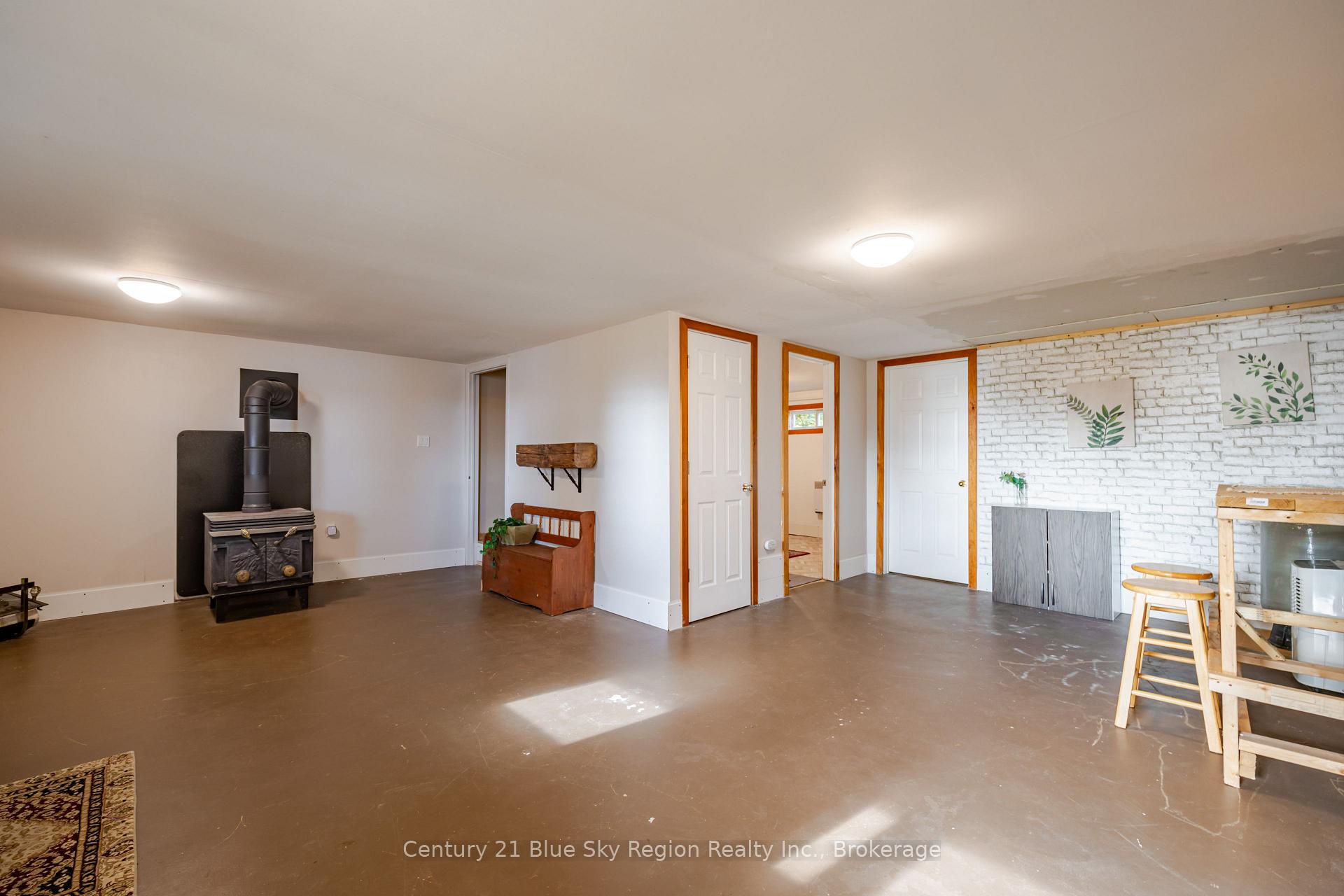Photo 25 of 102 North Star Drive W, Bonfield — HOMEH