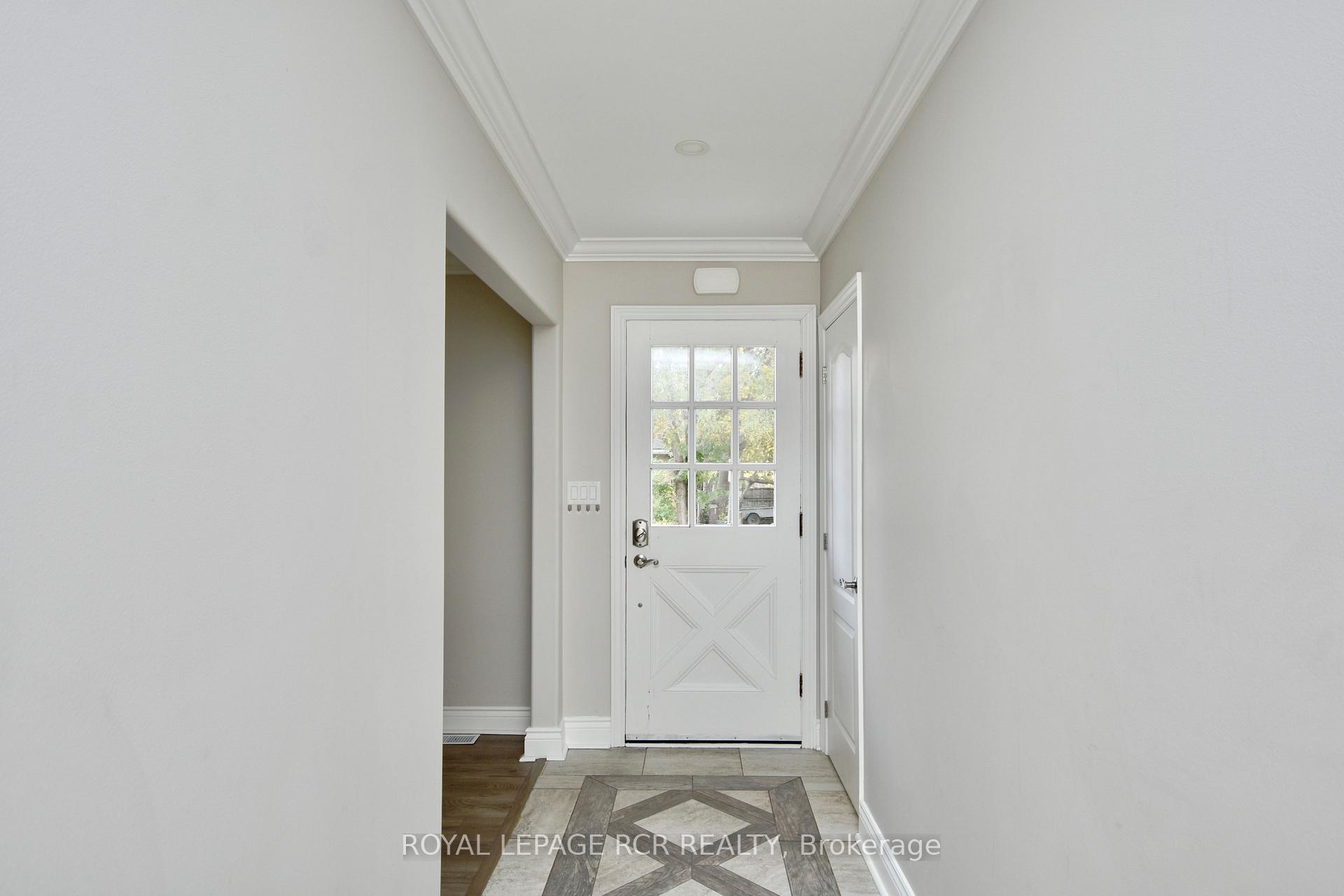 Photo 7 of 52 Drury Lane, Barrie, Wellington — HOMEH