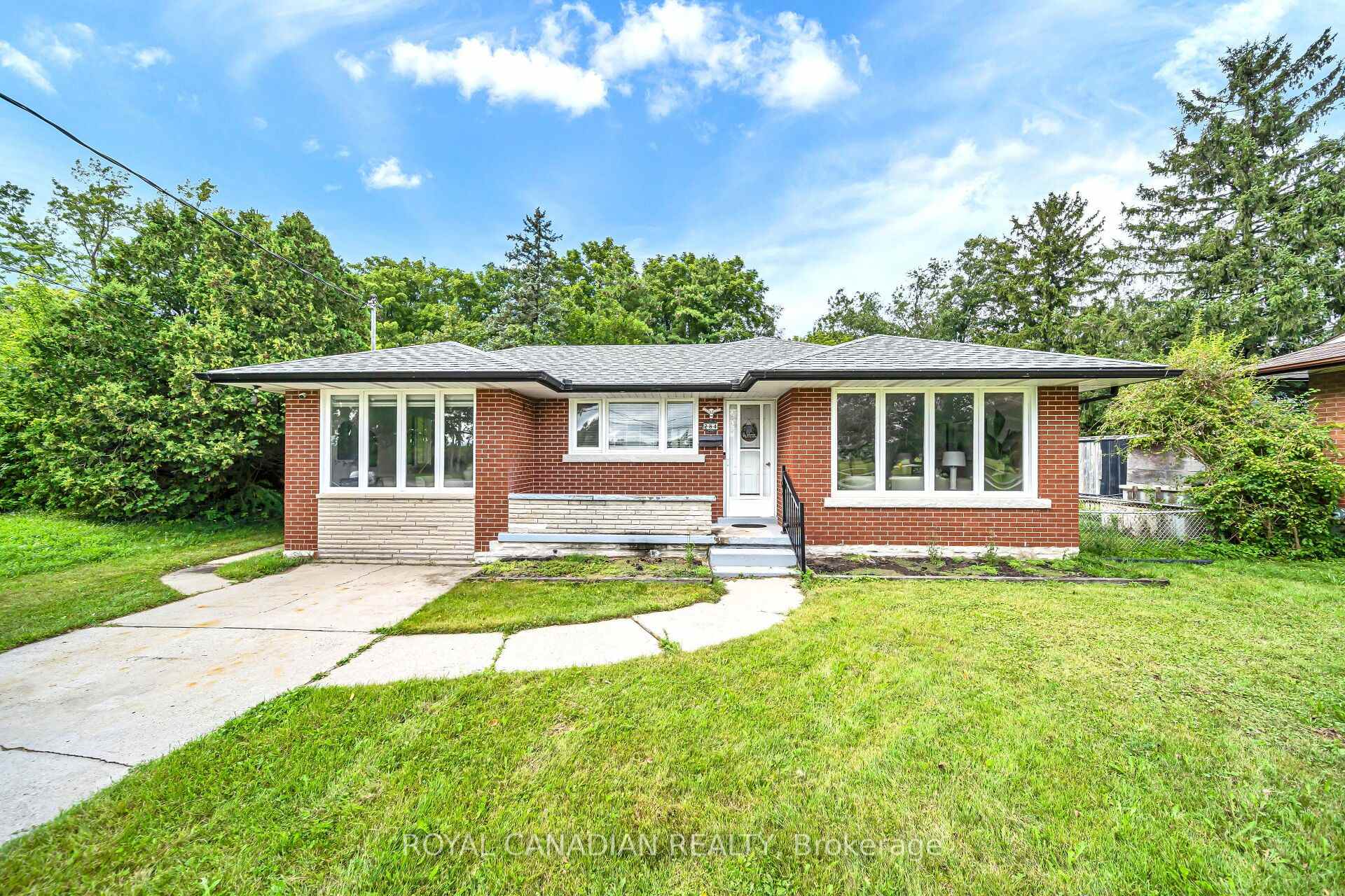 Photo of 284 Cedar Crescent
