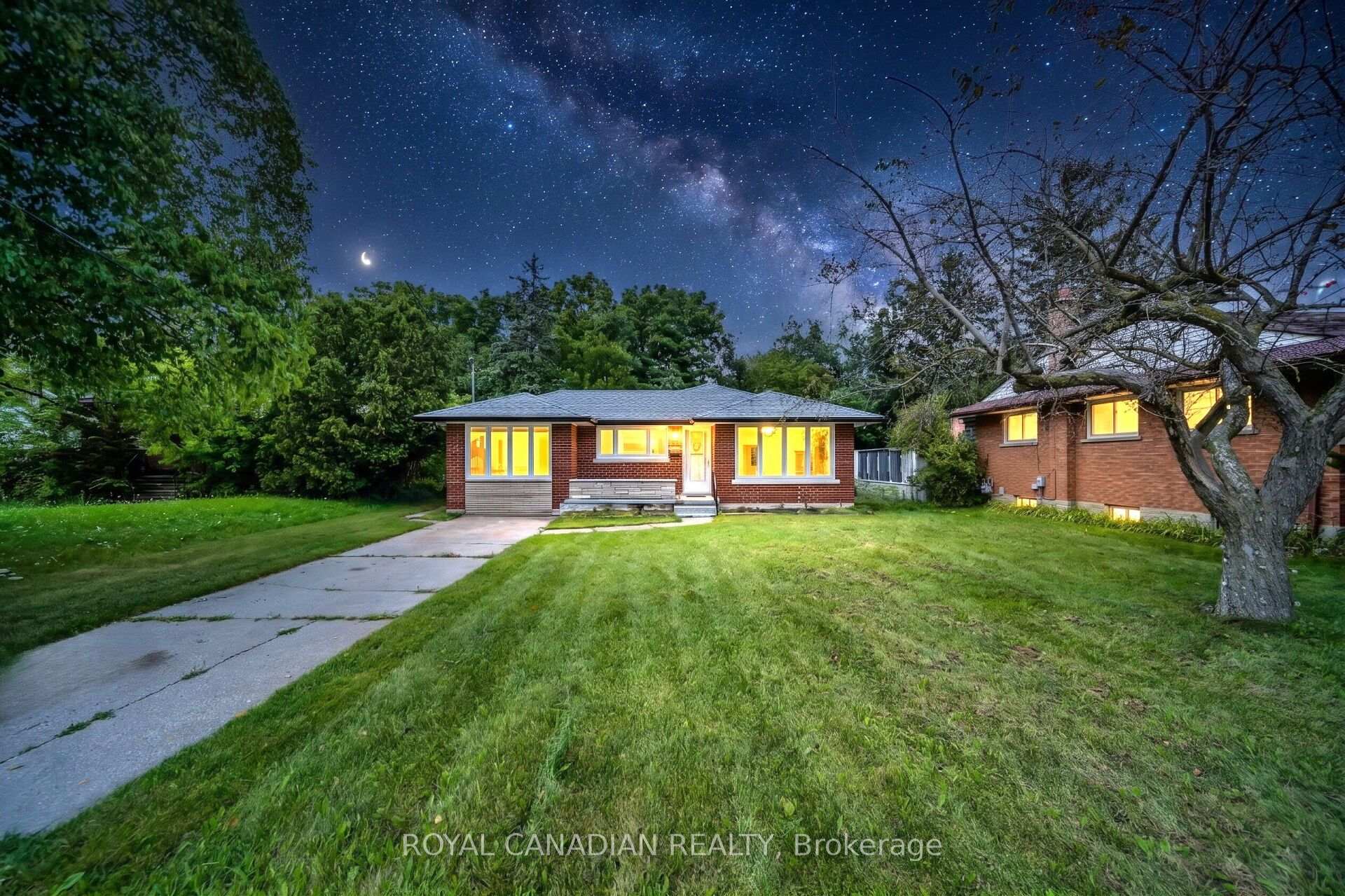 Photo 3 of 284 Cedar Crescent, Cambridge, Southwood - Kinbridge — HOMEH